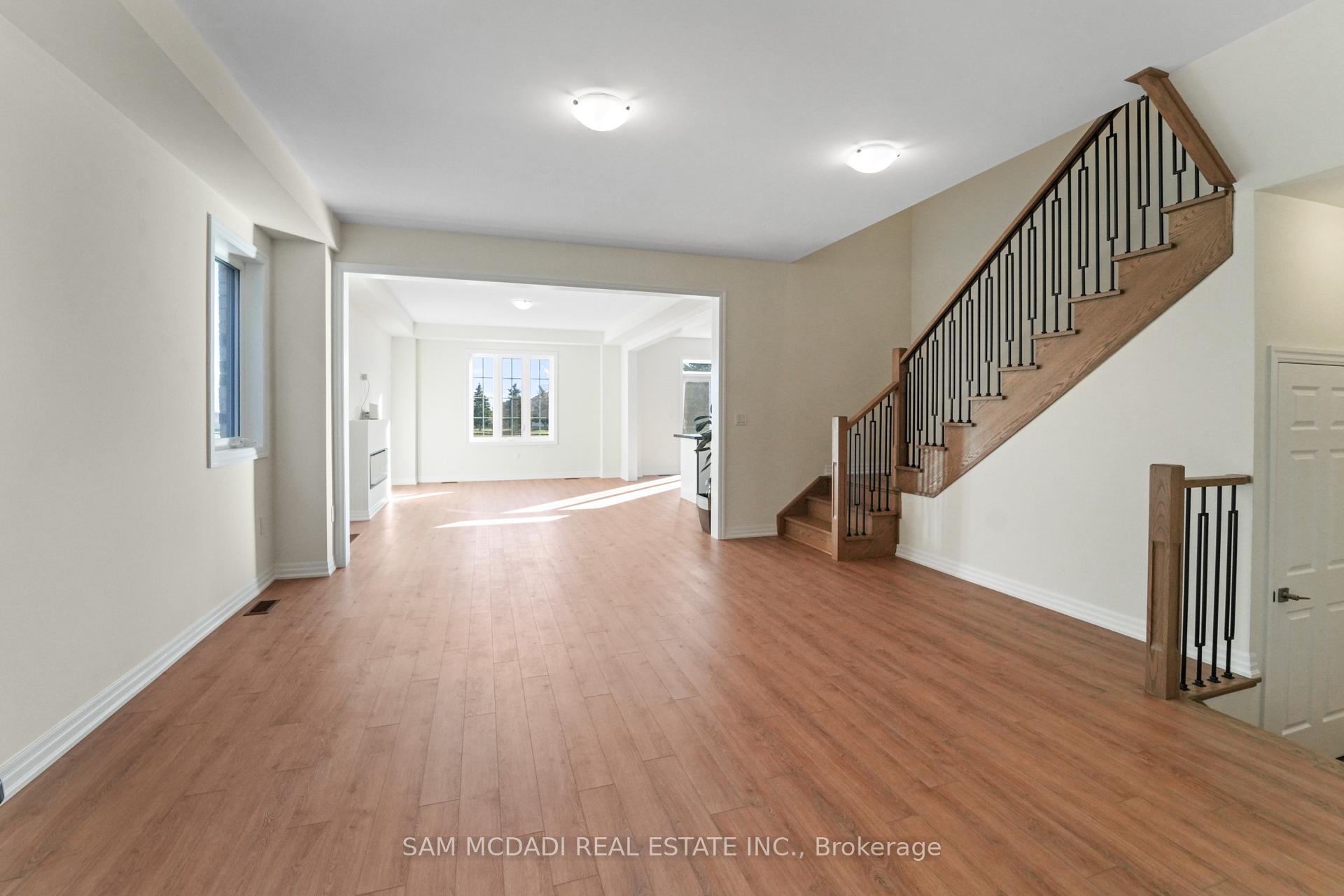 37 SOUTHBURY MANOR (Upper) Drive