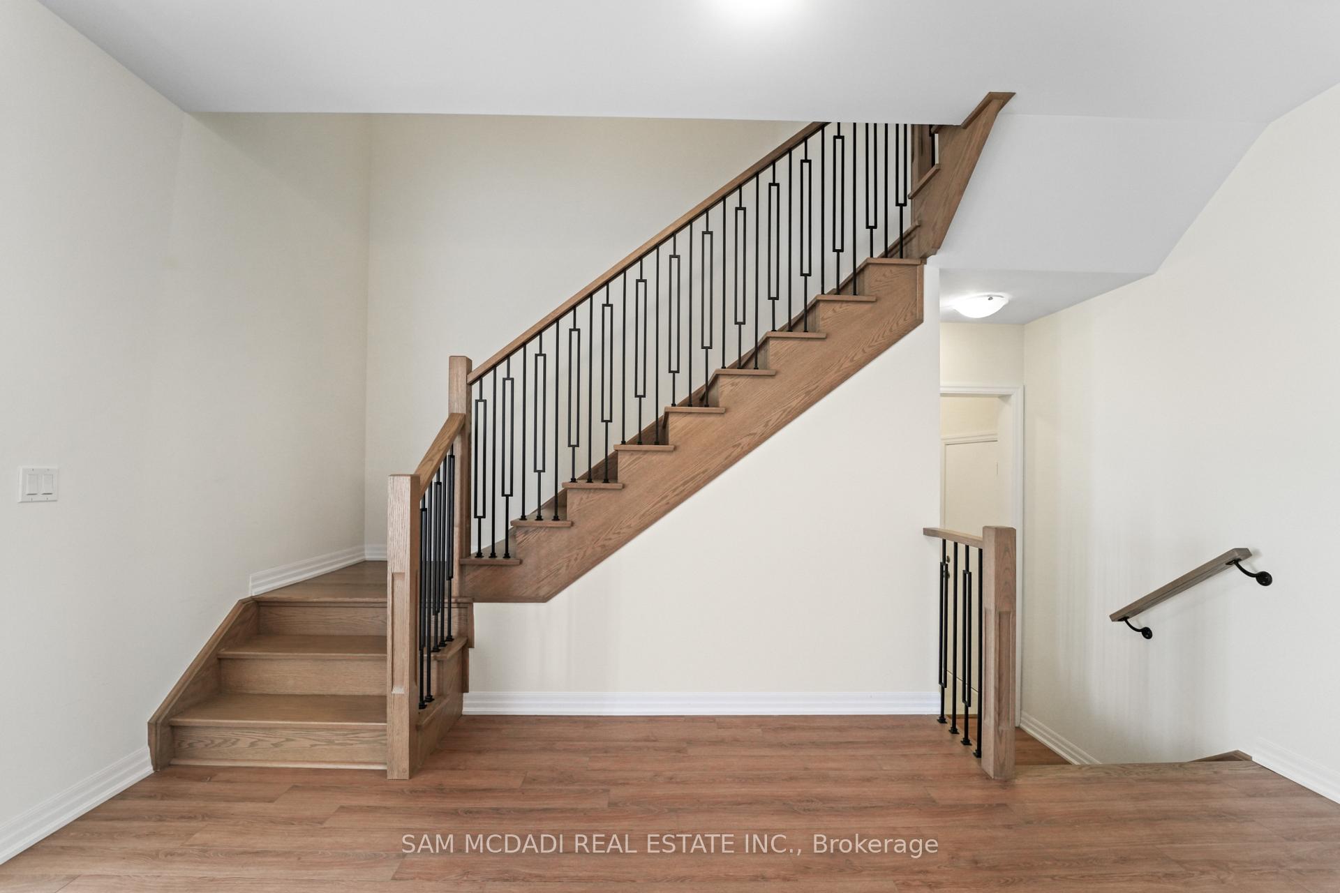 37 SOUTHBURY MANOR (Upper) Drive