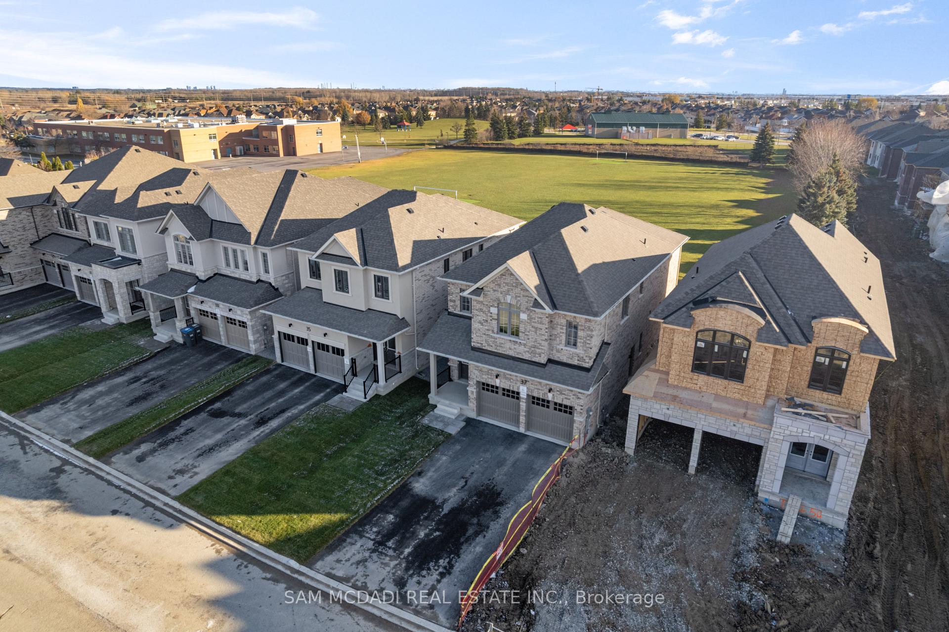 37 SOUTHBURY MANOR (Upper) Drive