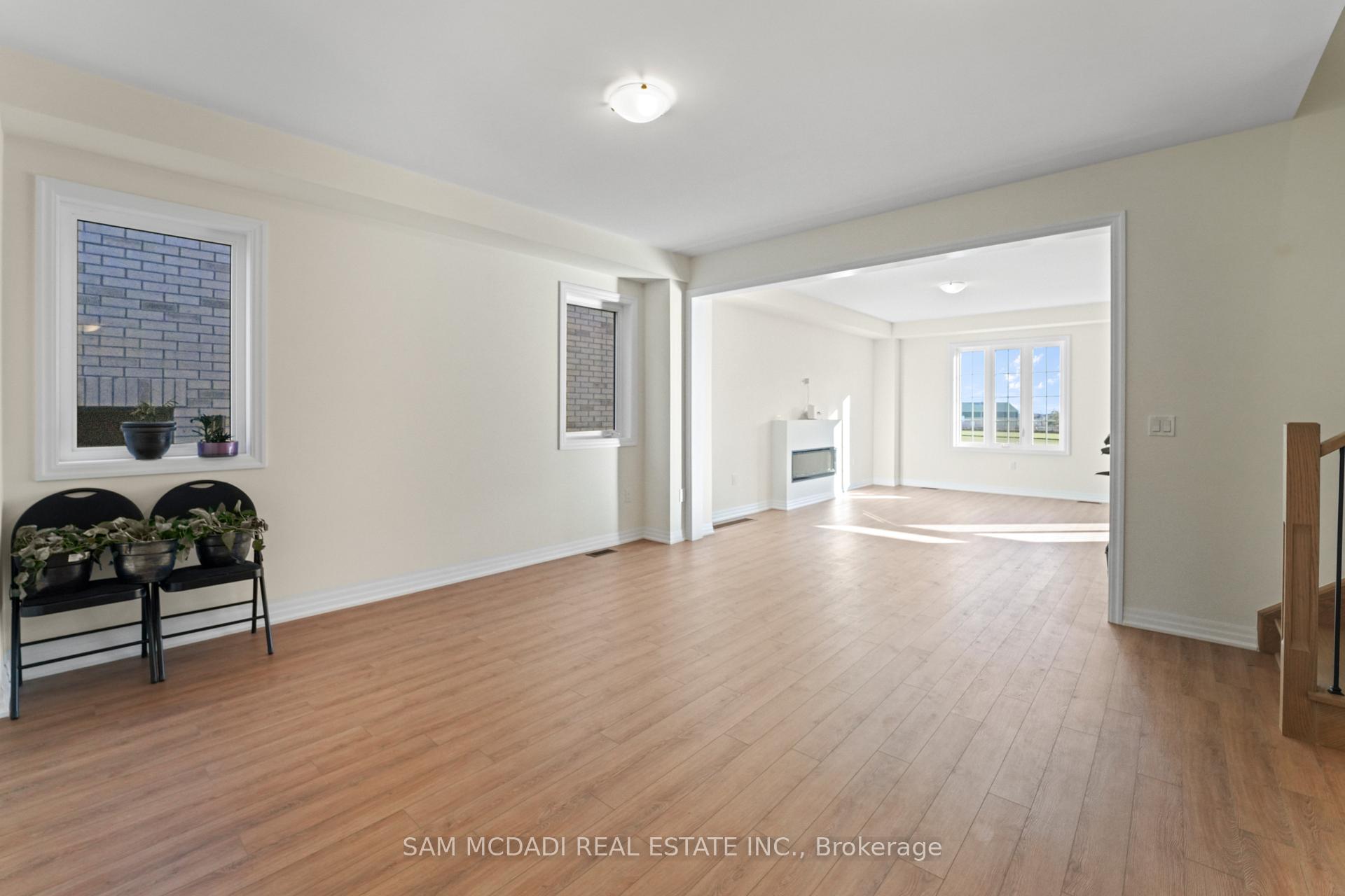 37 SOUTHBURY MANOR (Upper) Drive