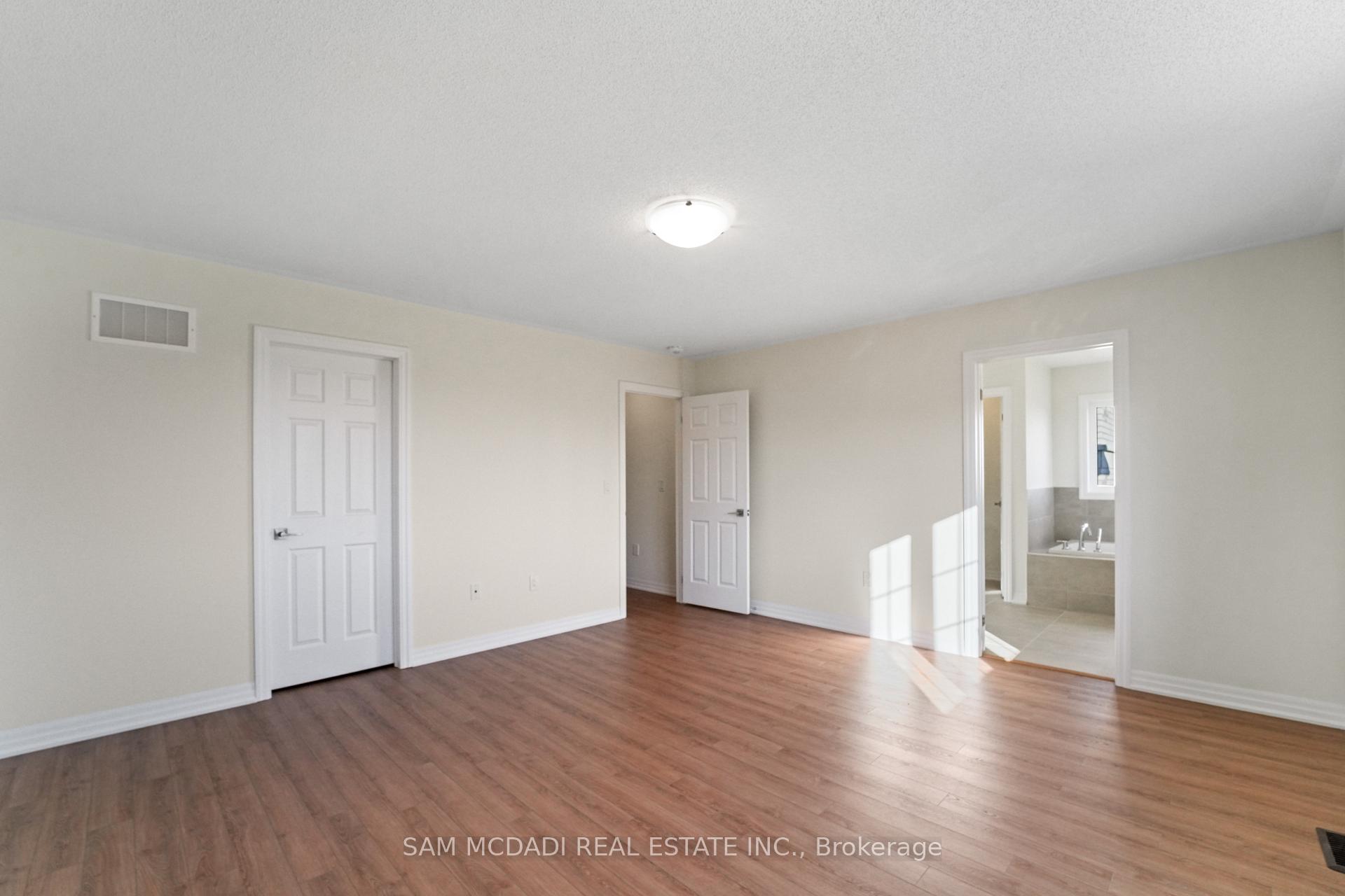 37 SOUTHBURY MANOR (Upper) Drive