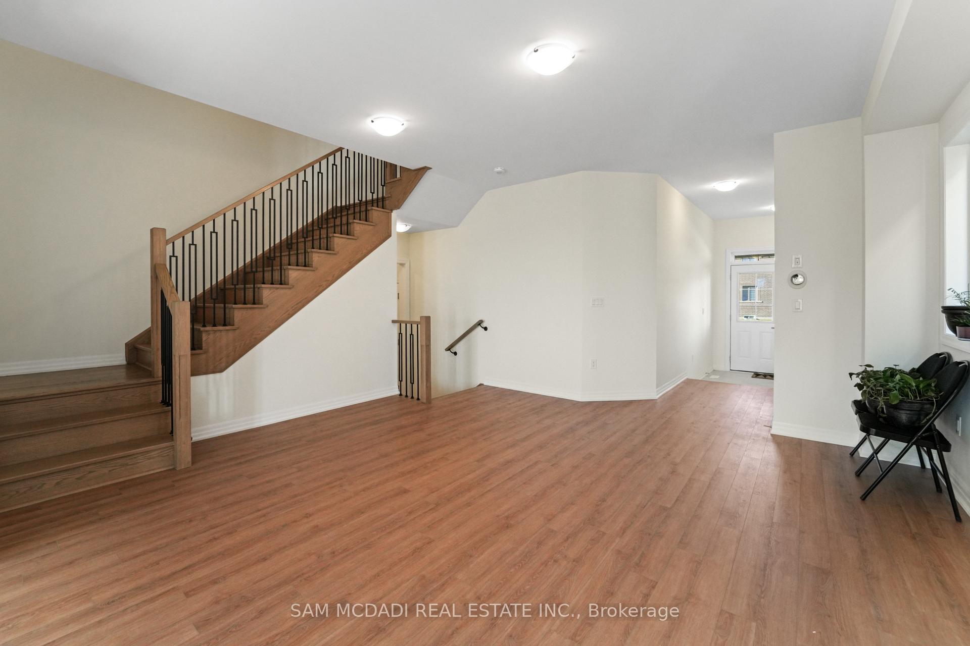 37 SOUTHBURY MANOR (Upper) Drive