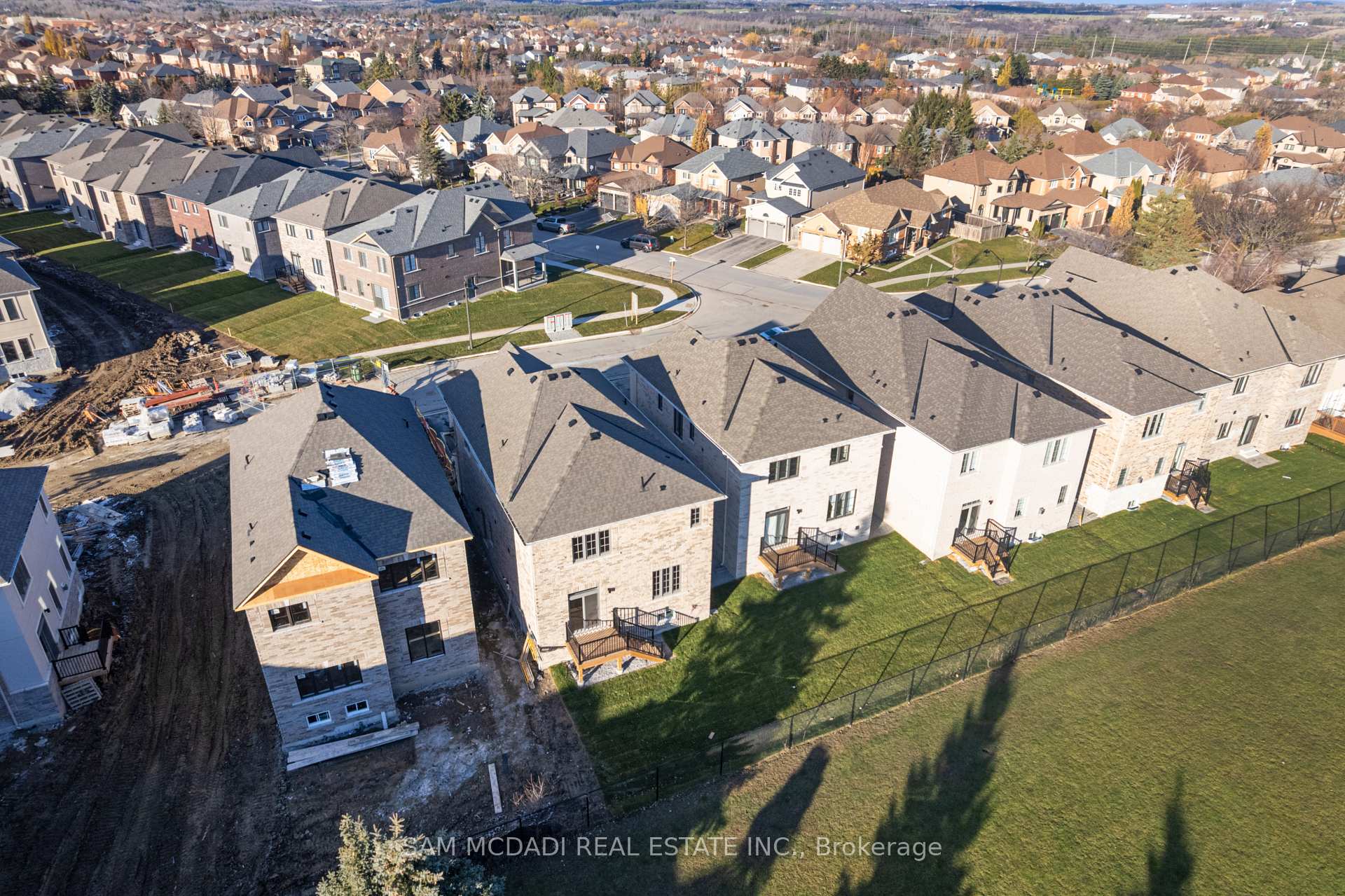 37 SOUTHBURY MANOR (Upper) Drive