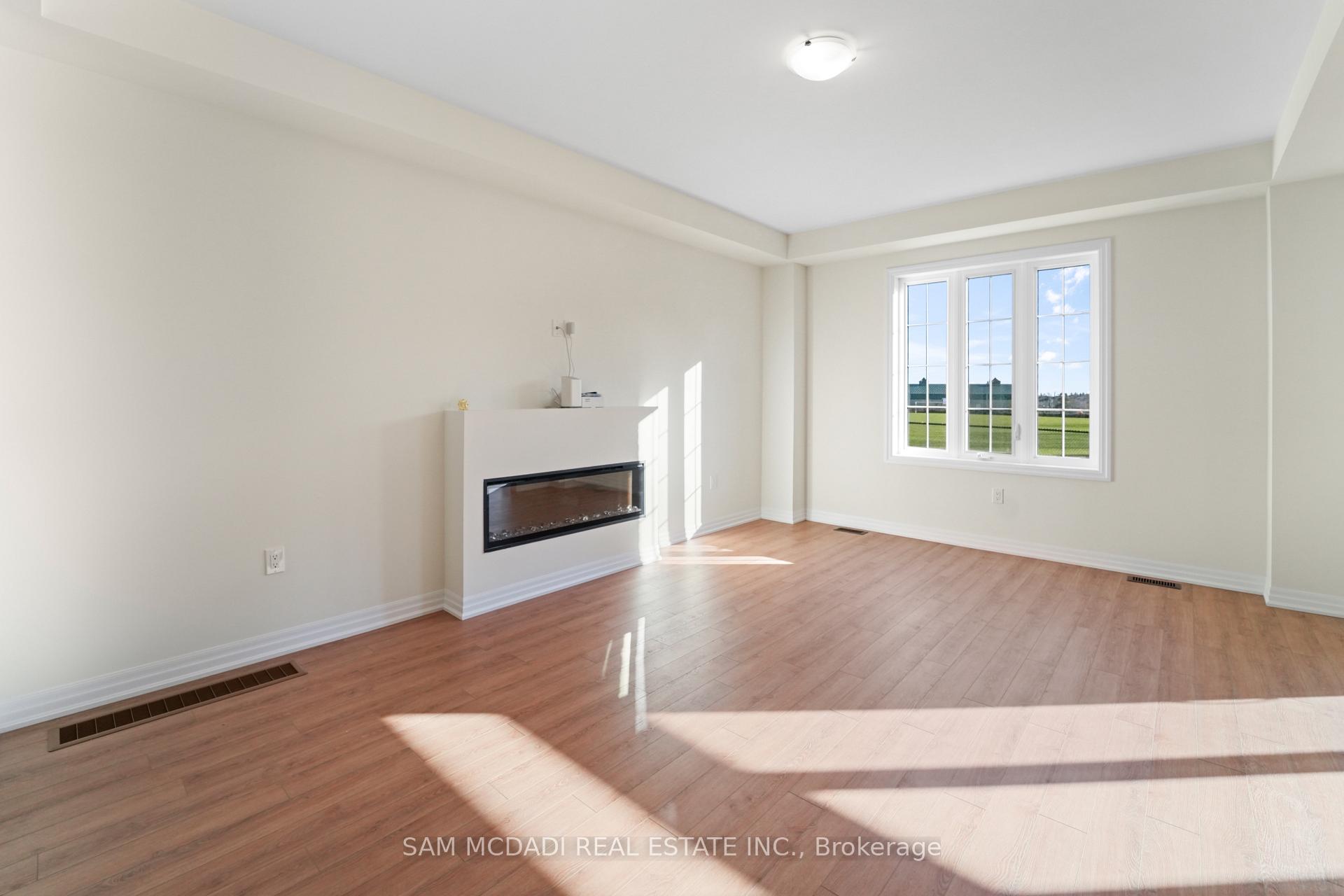 37 SOUTHBURY MANOR (Upper) Drive