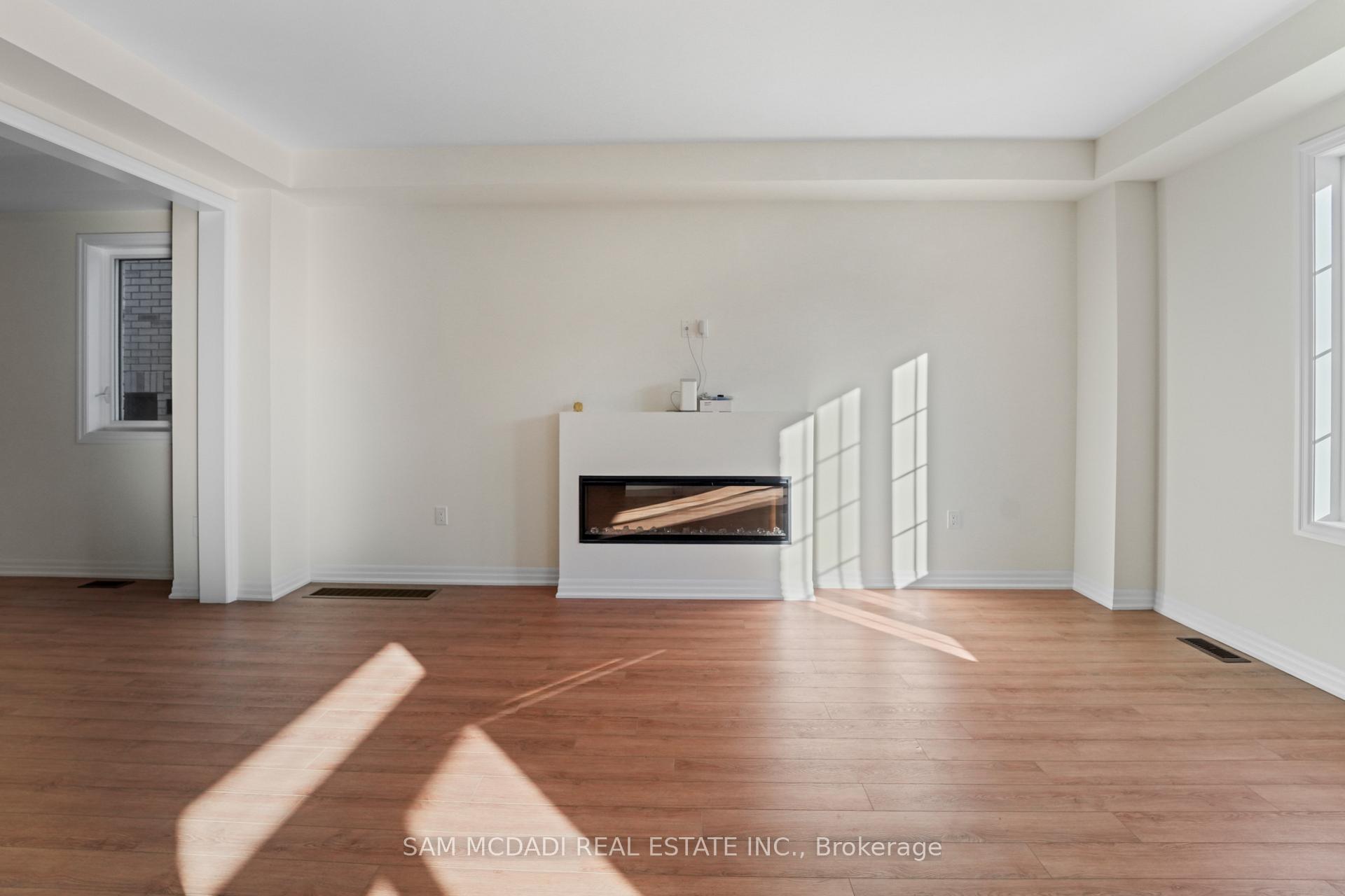 37 SOUTHBURY MANOR (Upper) Drive