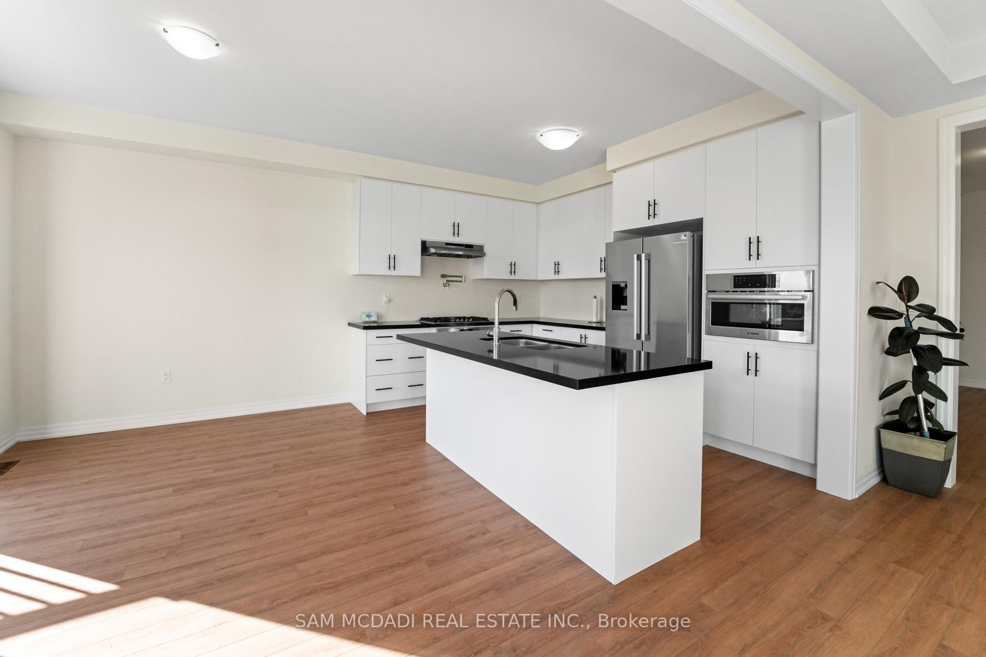 37 SOUTHBURY MANOR (Upper) Drive