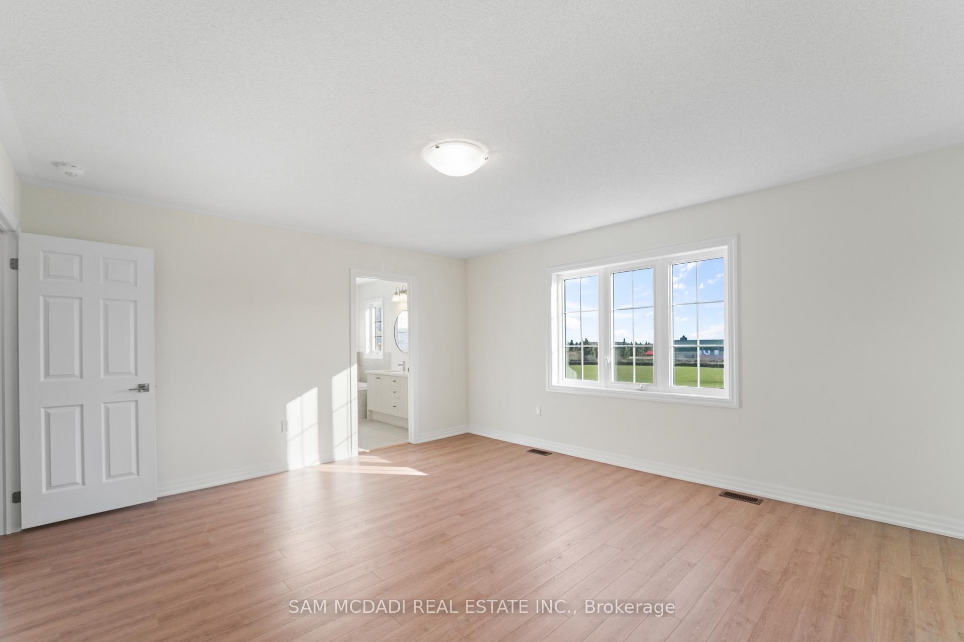 37 SOUTHBURY MANOR (Upper) Drive