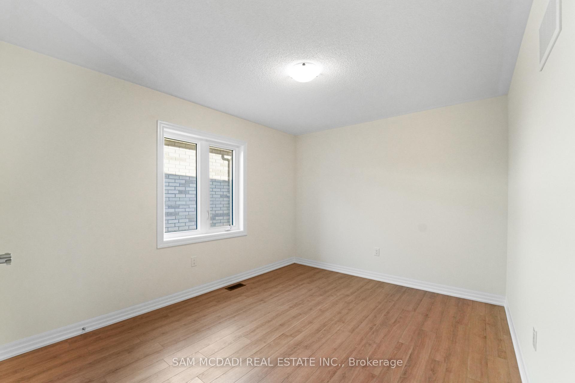 37 SOUTHBURY MANOR (Upper) Drive