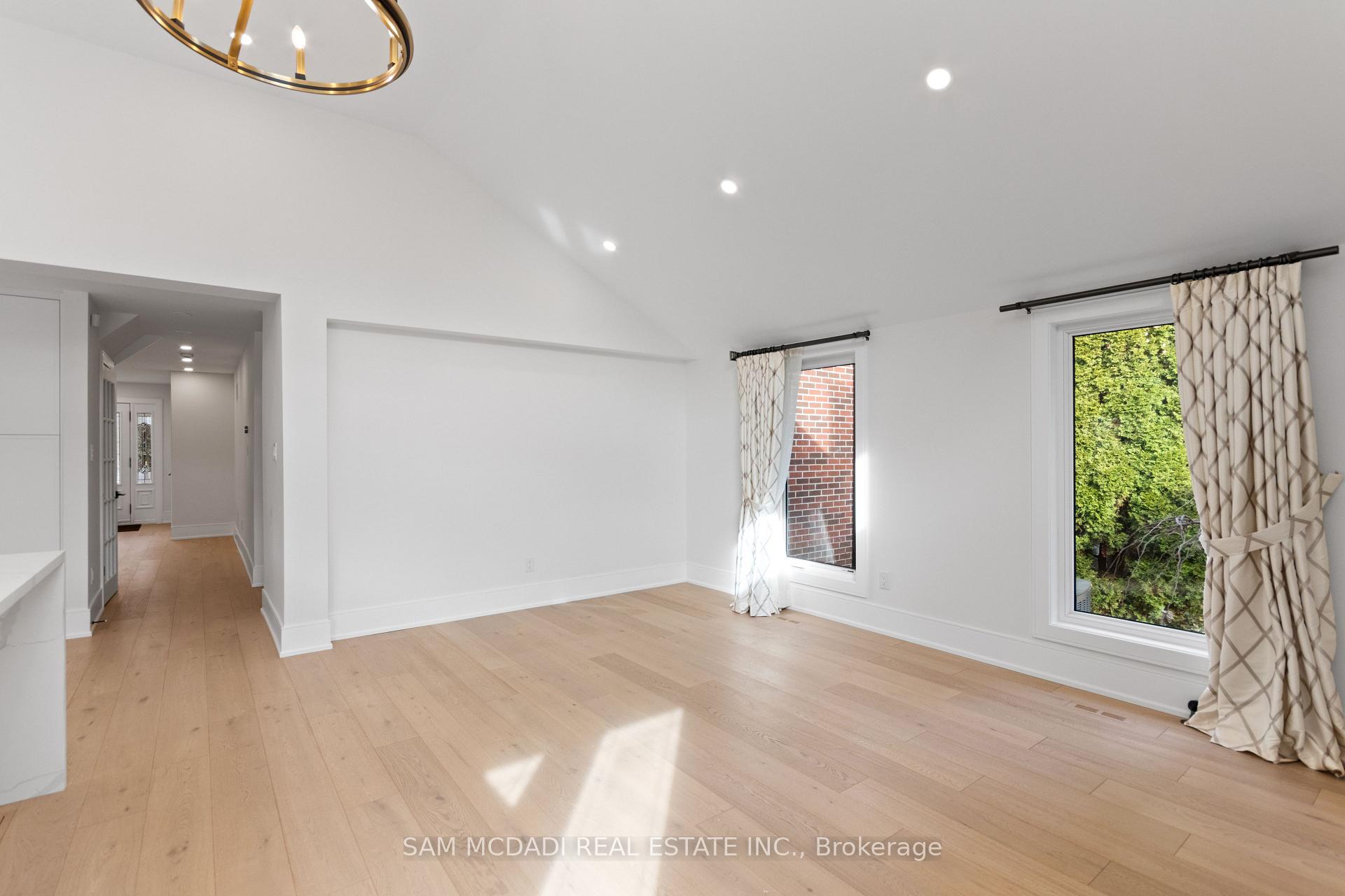 1882 Sherwood Forrest Circle