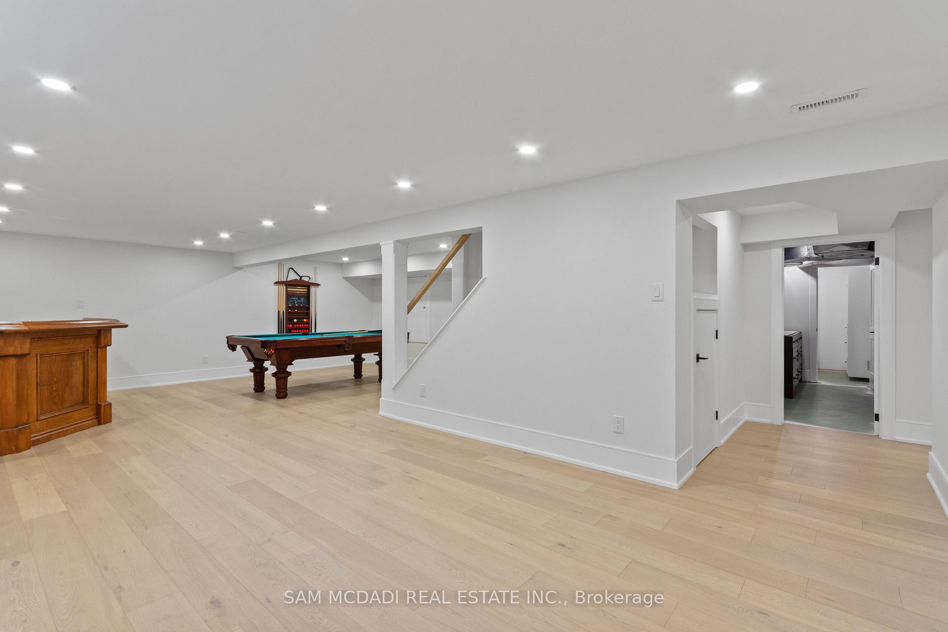 1882 Sherwood Forrest Circle