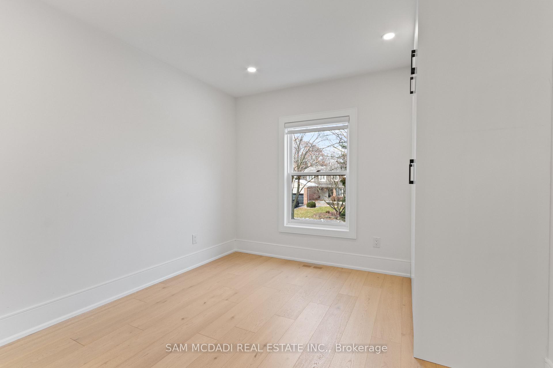 1882 Sherwood Forrest Circle