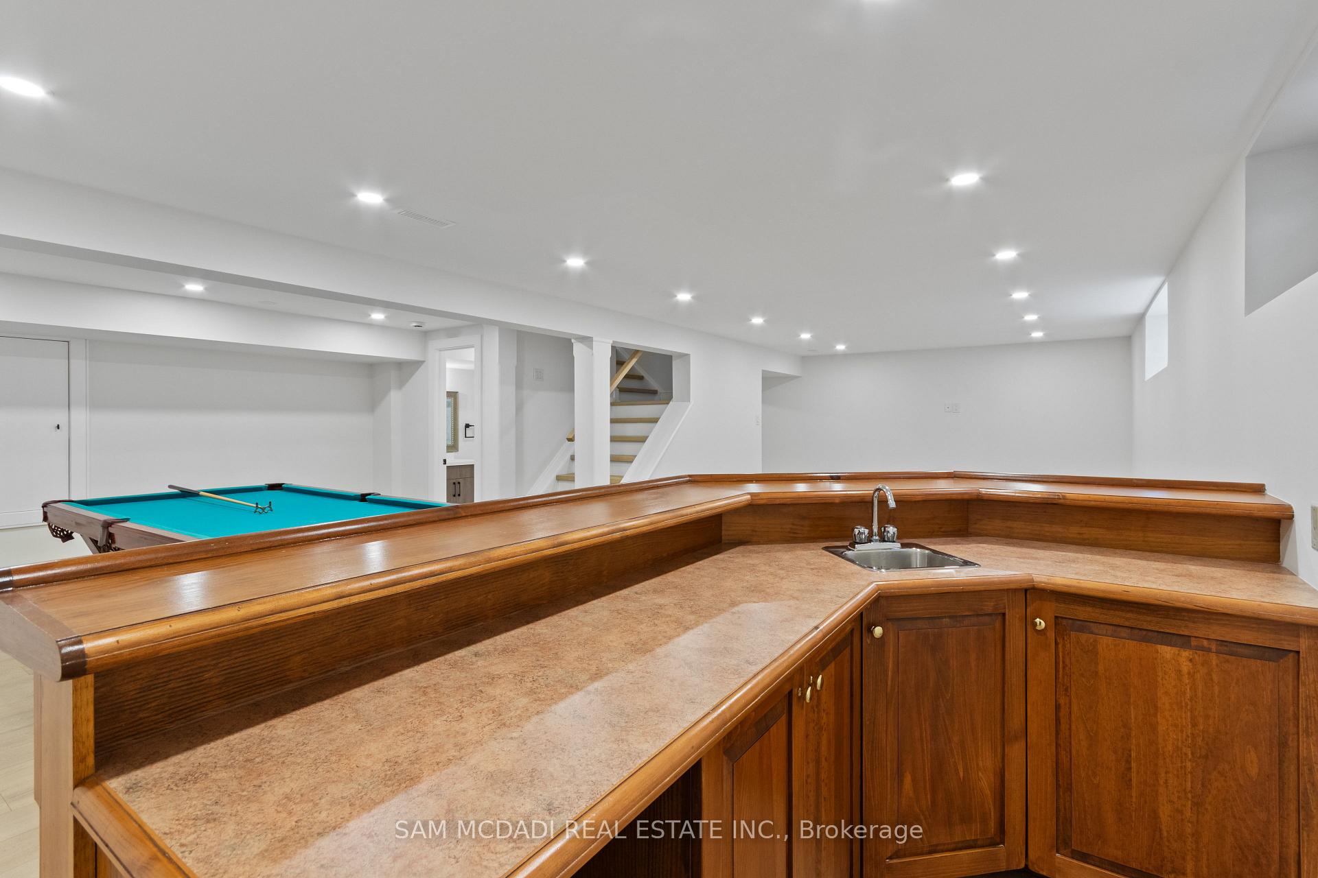 1882 Sherwood Forrest Circle