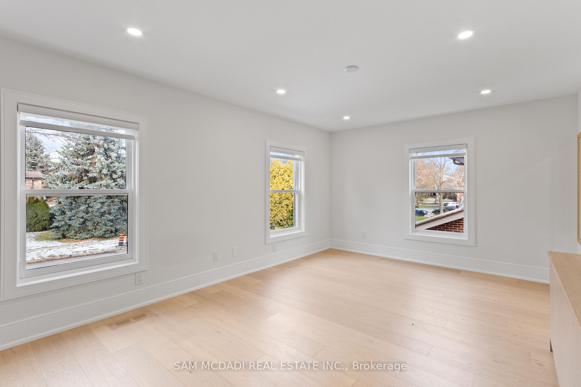 1882 Sherwood Forrest Circle