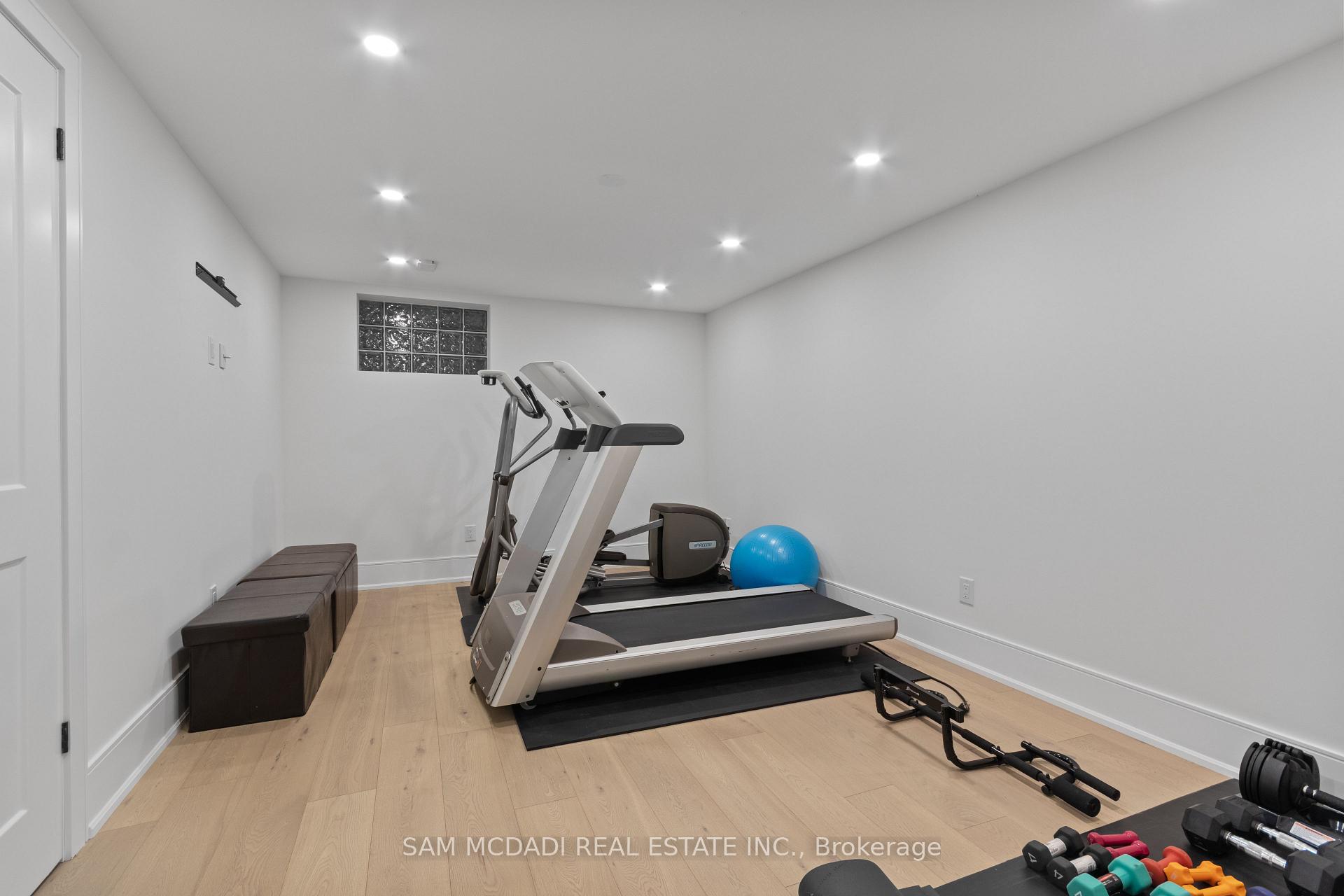 1882 Sherwood Forrest Circle