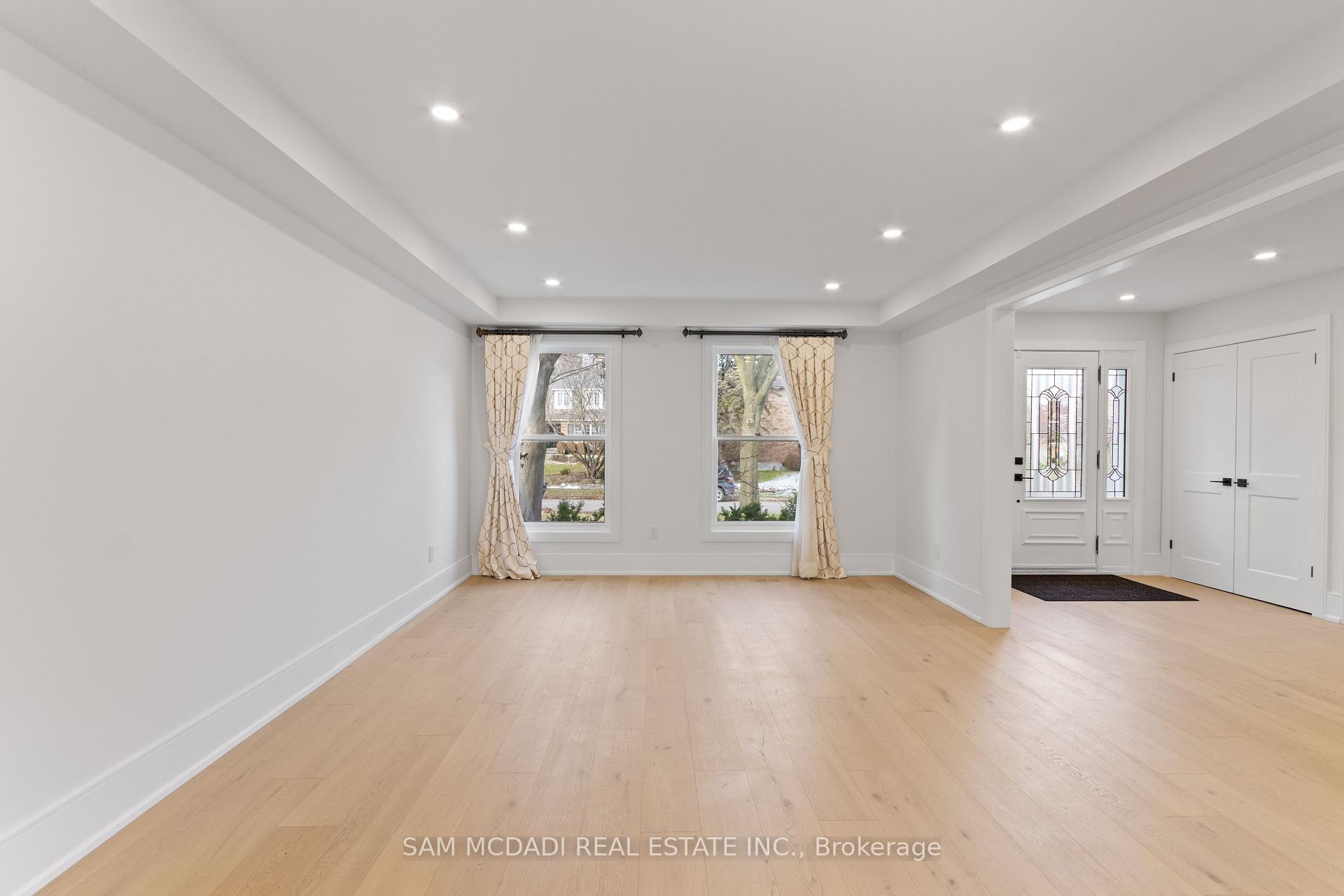 1882 Sherwood Forrest Circle