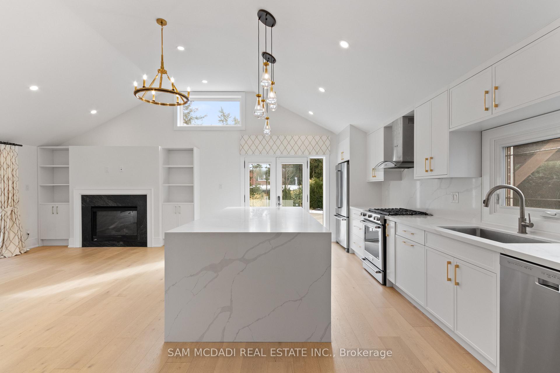 1882 Sherwood Forrest Circle