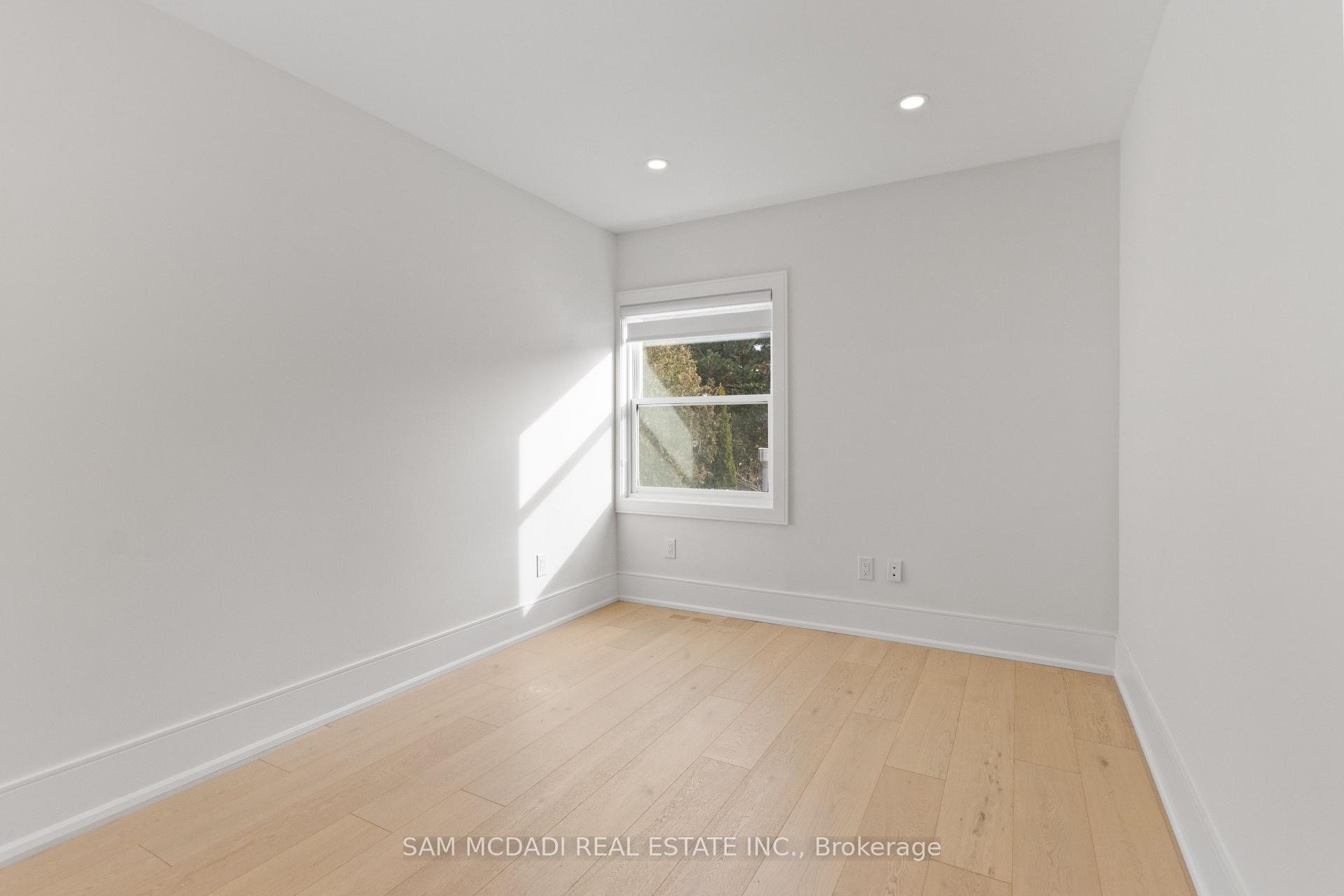 1882 Sherwood Forrest Circle