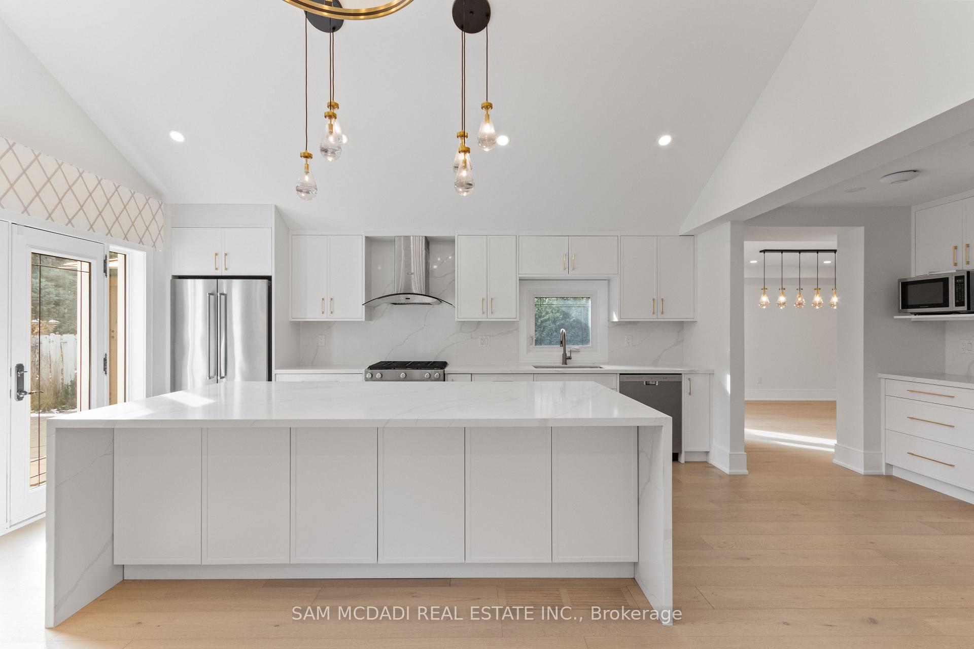 1882 Sherwood Forrest Circle