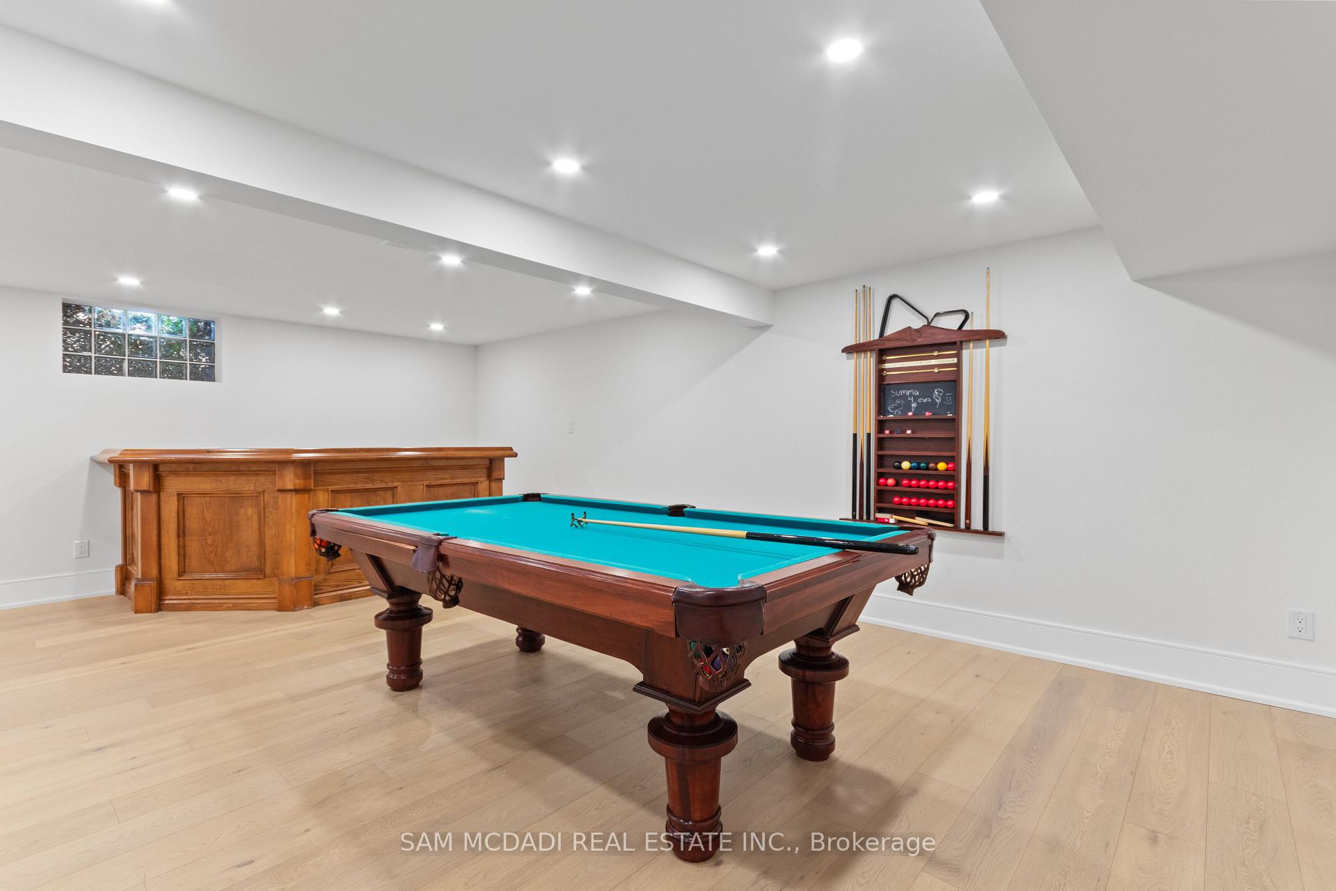 1882 Sherwood Forrest Circle