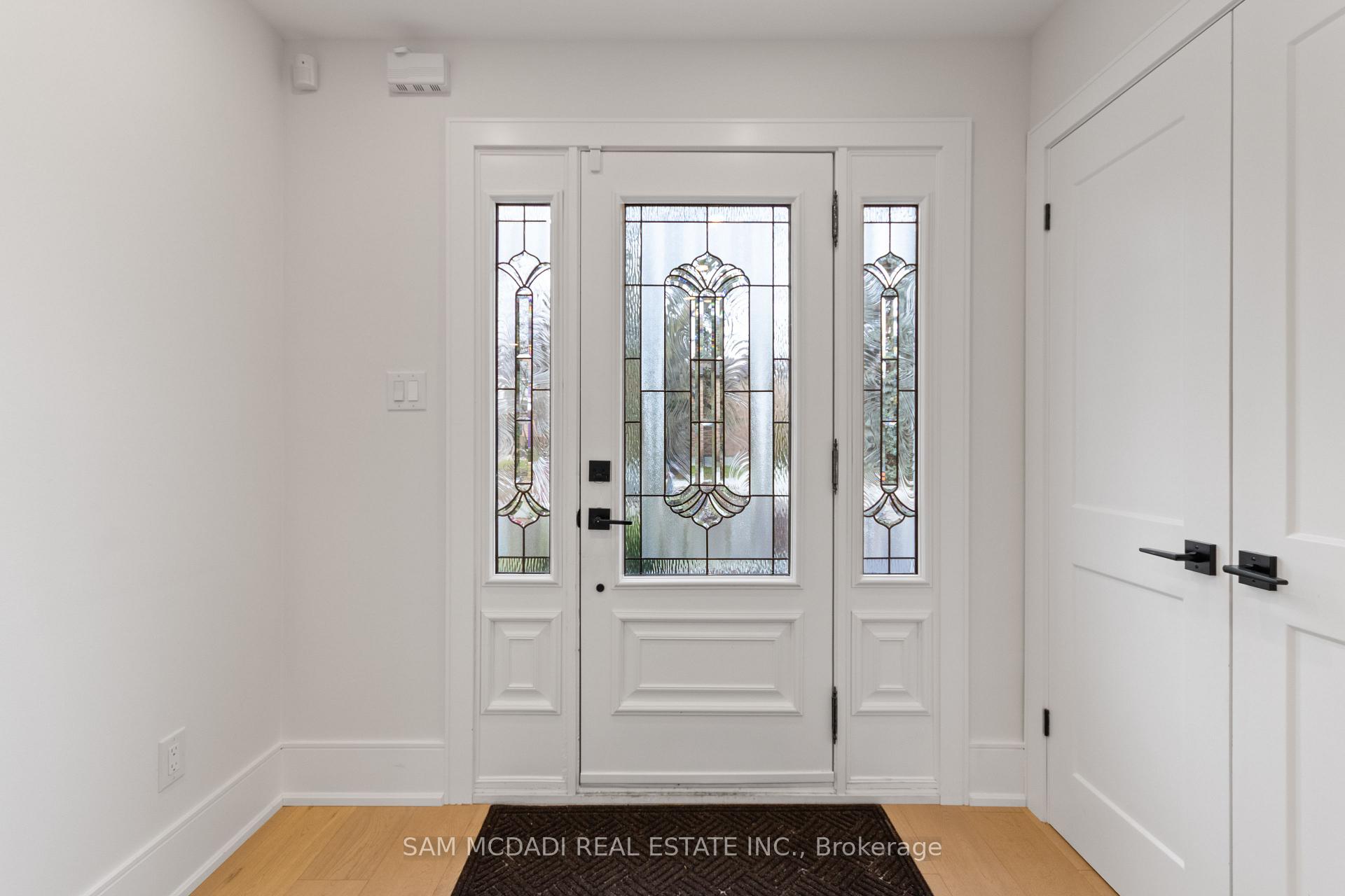 1882 Sherwood Forrest Circle