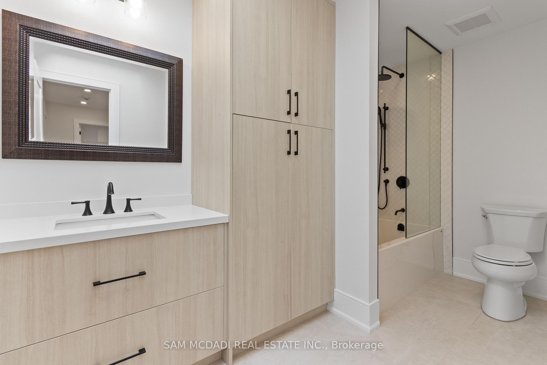 1882 Sherwood Forrest Circle