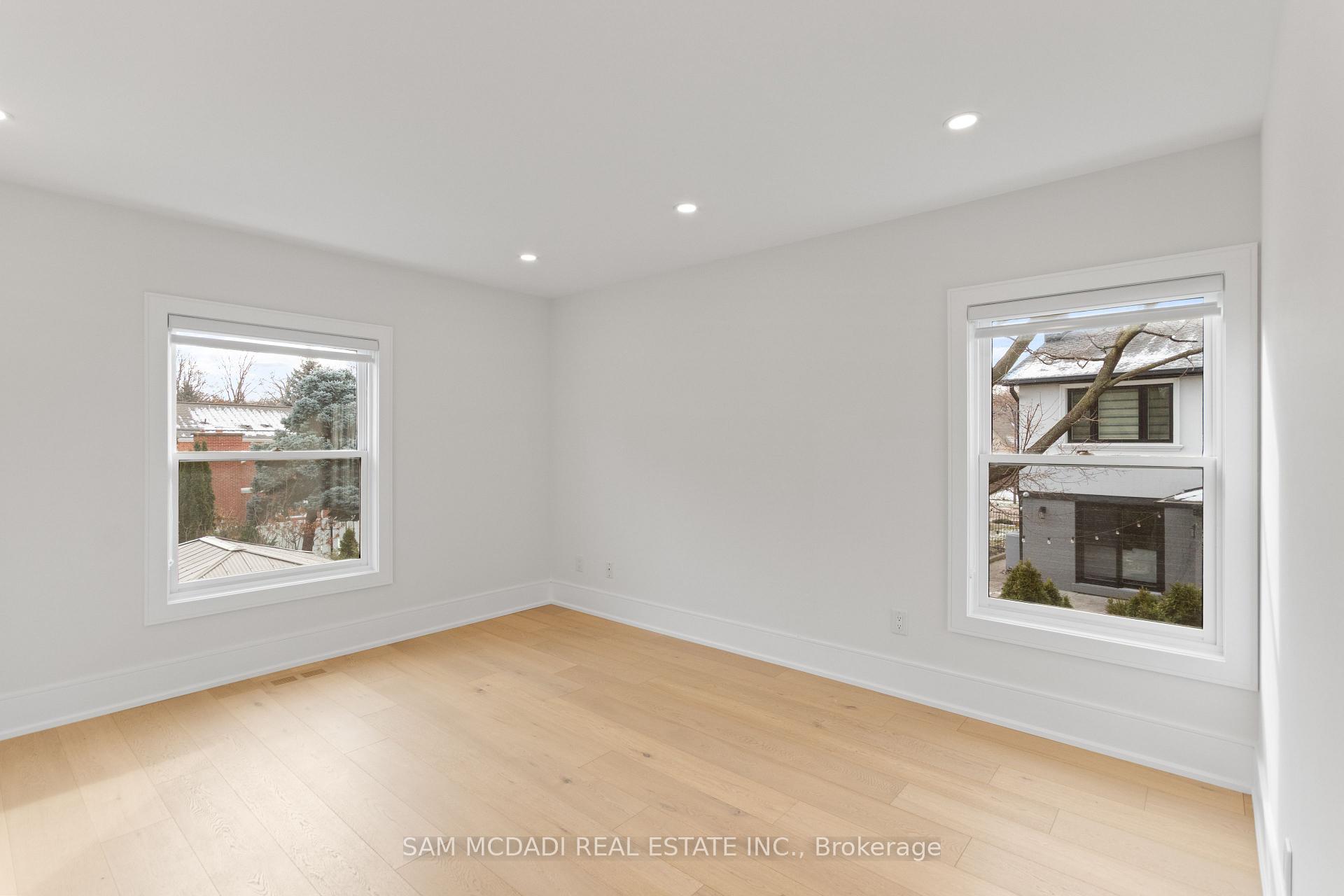 1882 Sherwood Forrest Circle