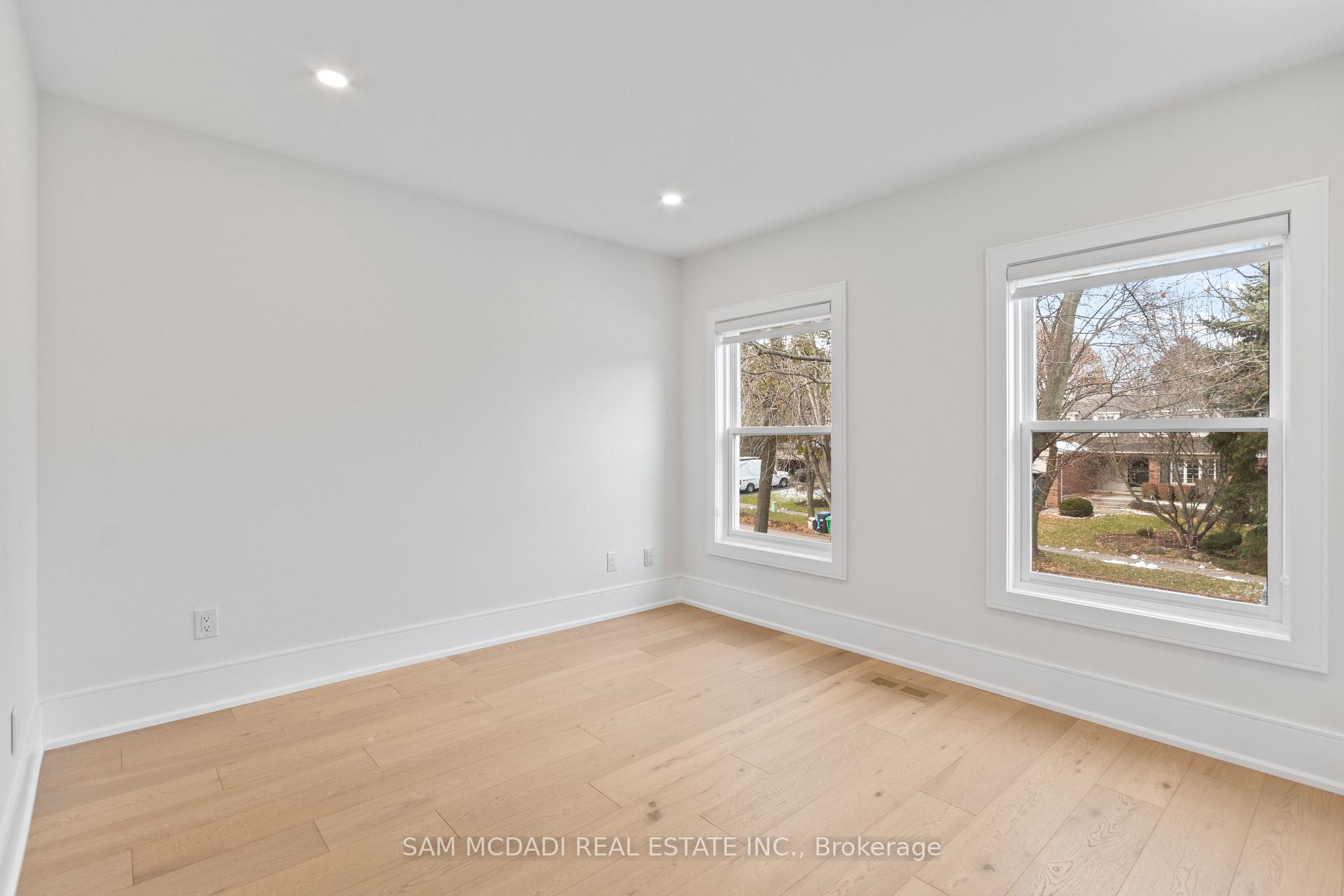 1882 Sherwood Forrest Circle