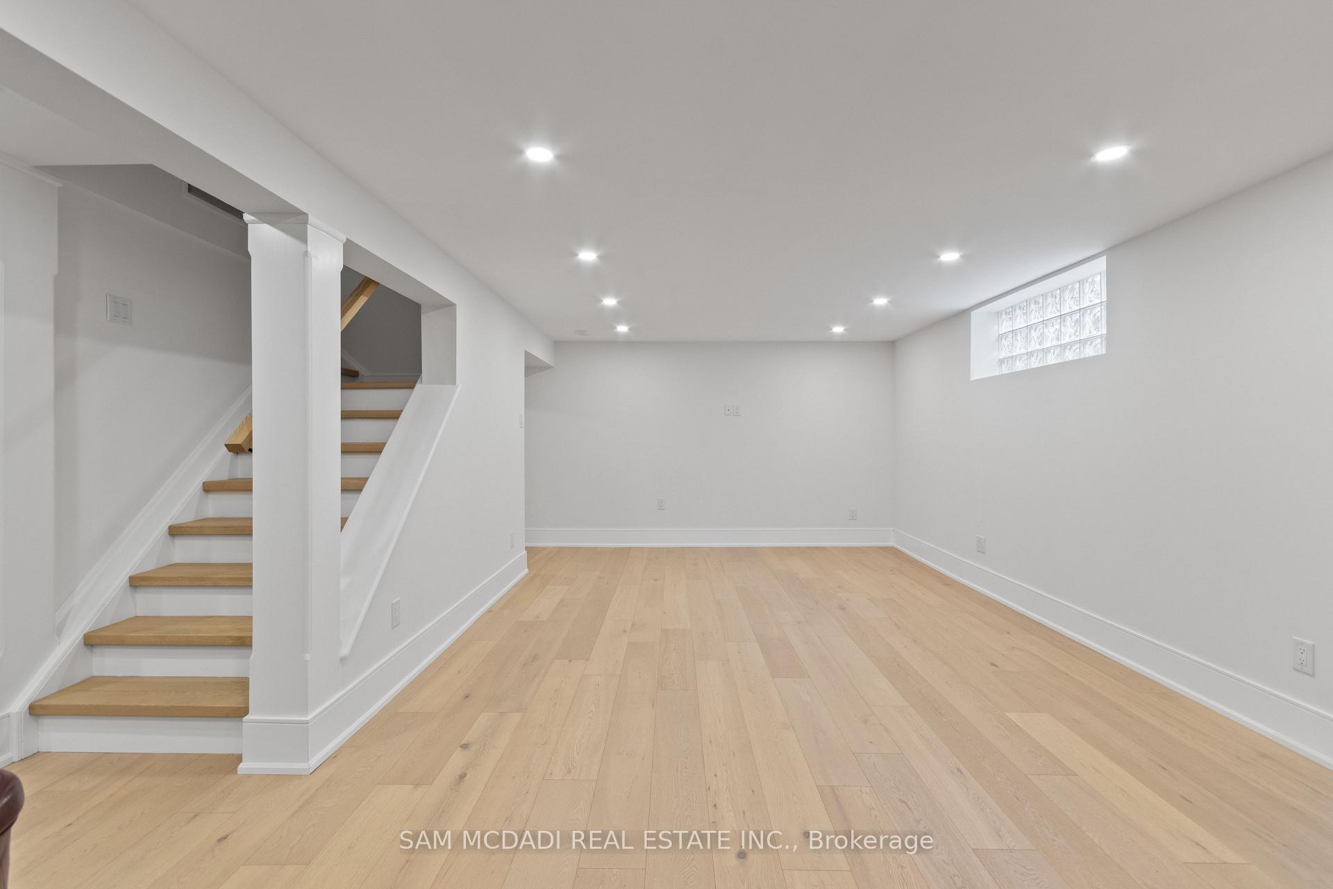 1882 Sherwood Forrest Circle