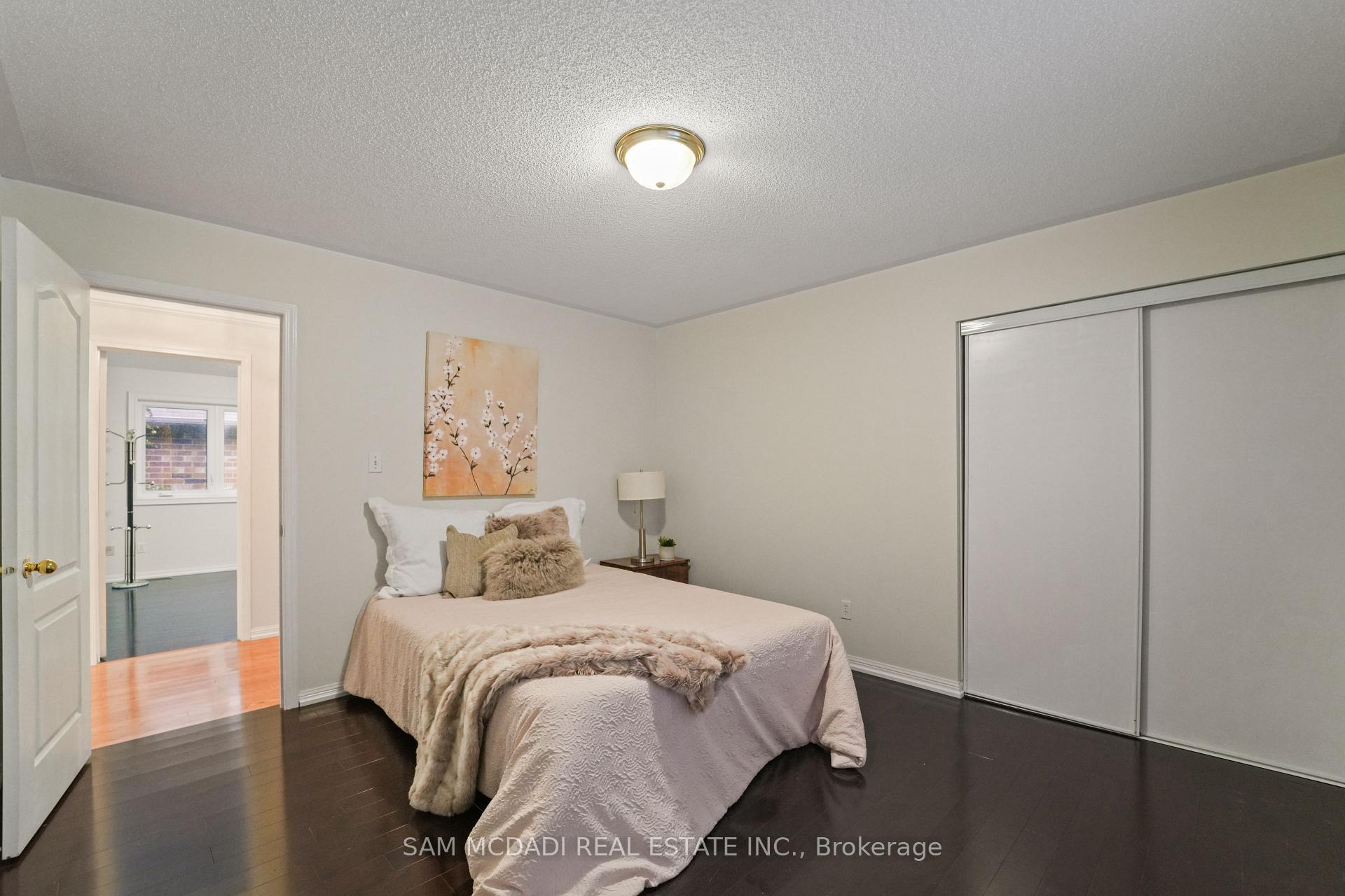 3619 Waterfall Crescent