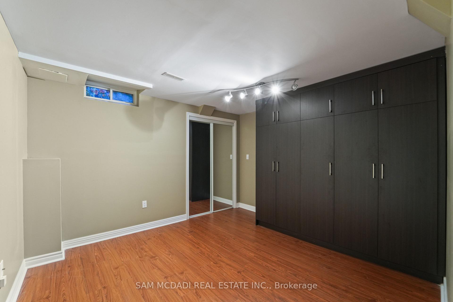 3619 Waterfall Crescent