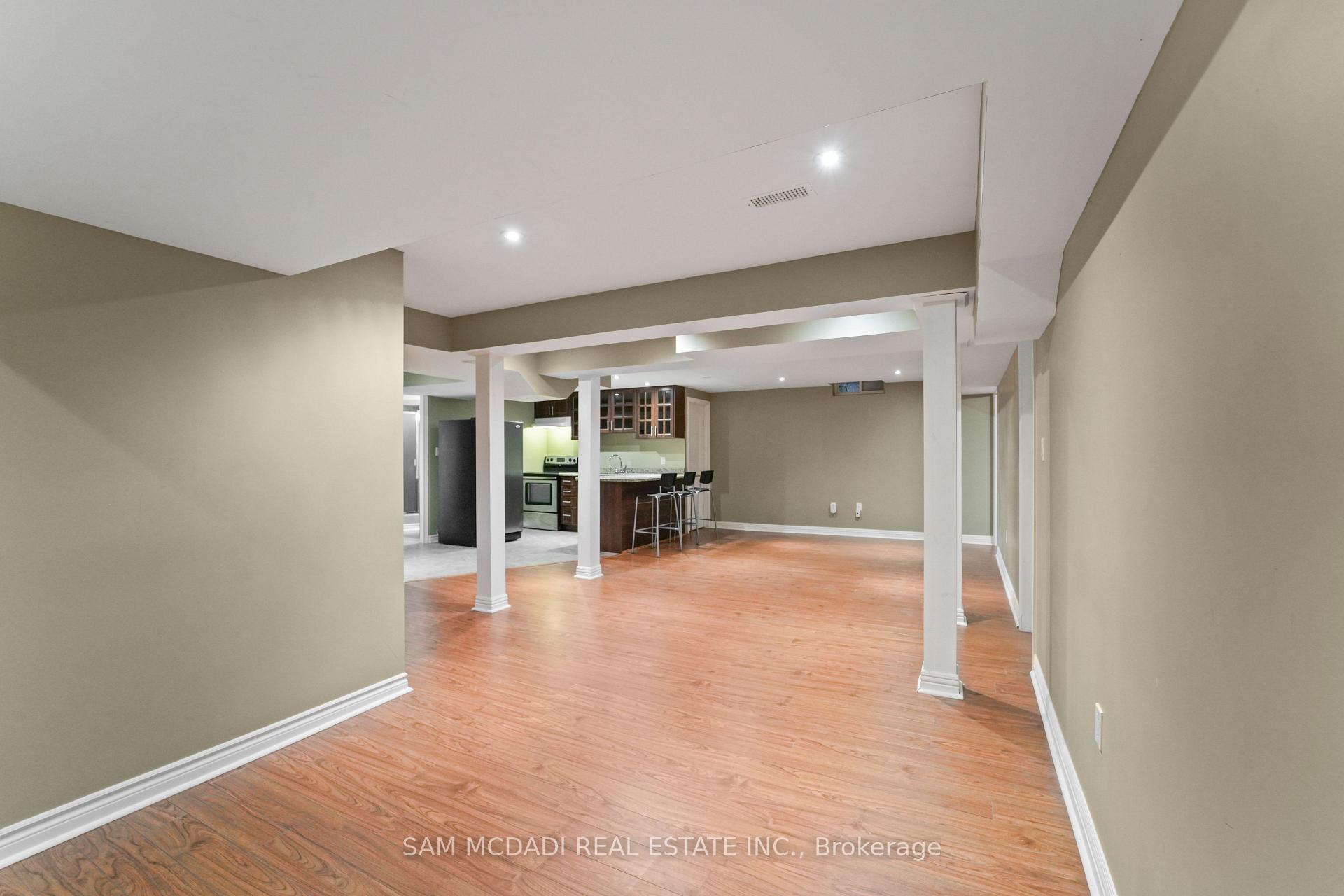 3619 Waterfall Crescent