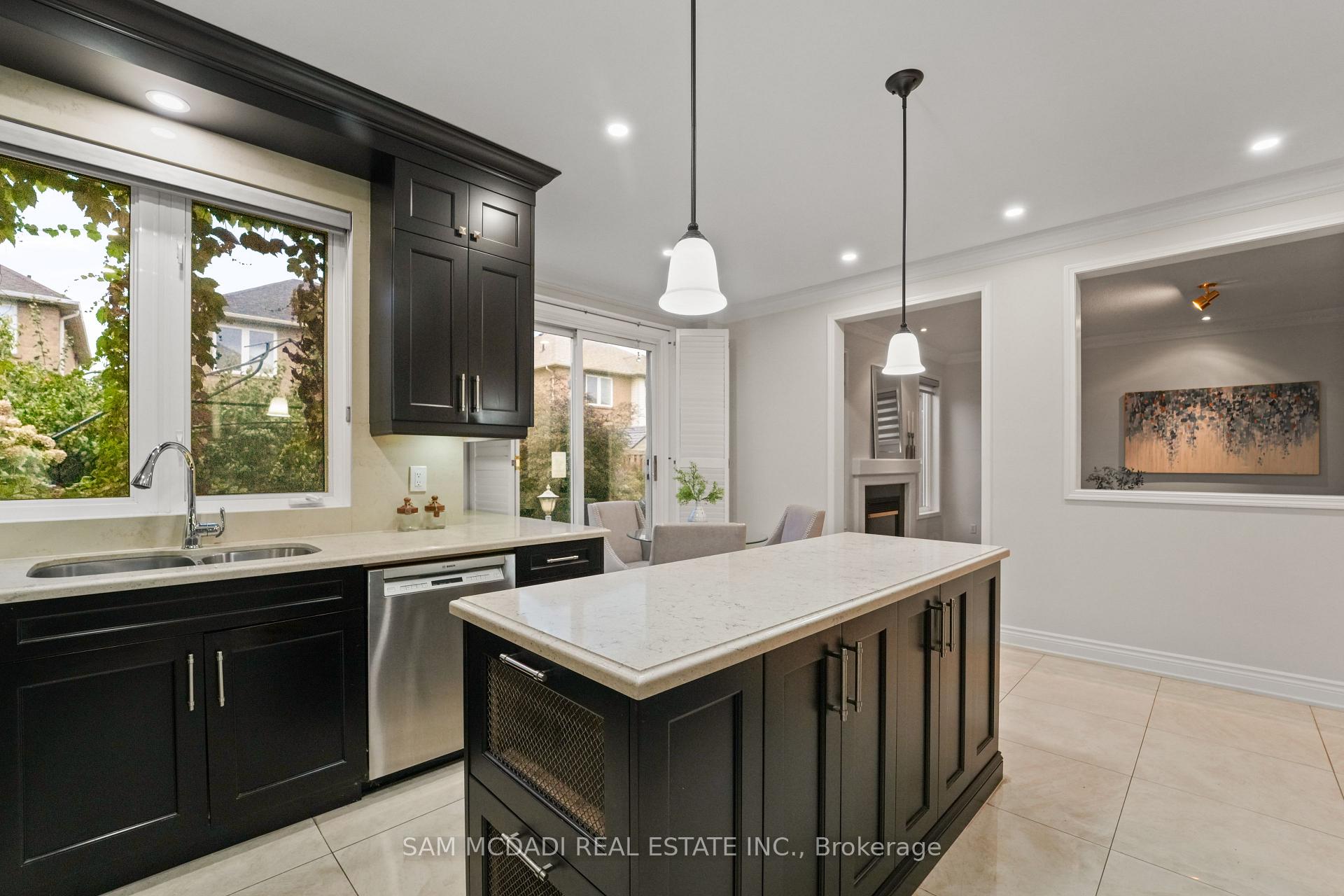 3619 Waterfall Crescent