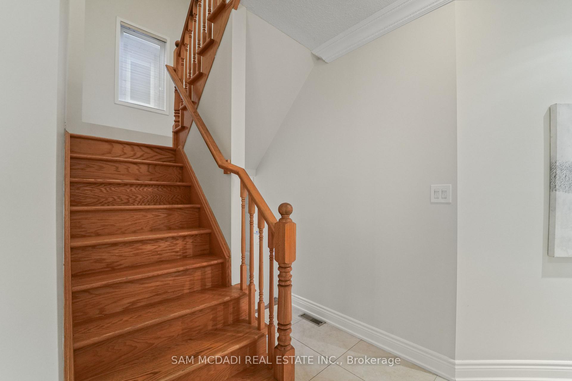 3619 Waterfall Crescent