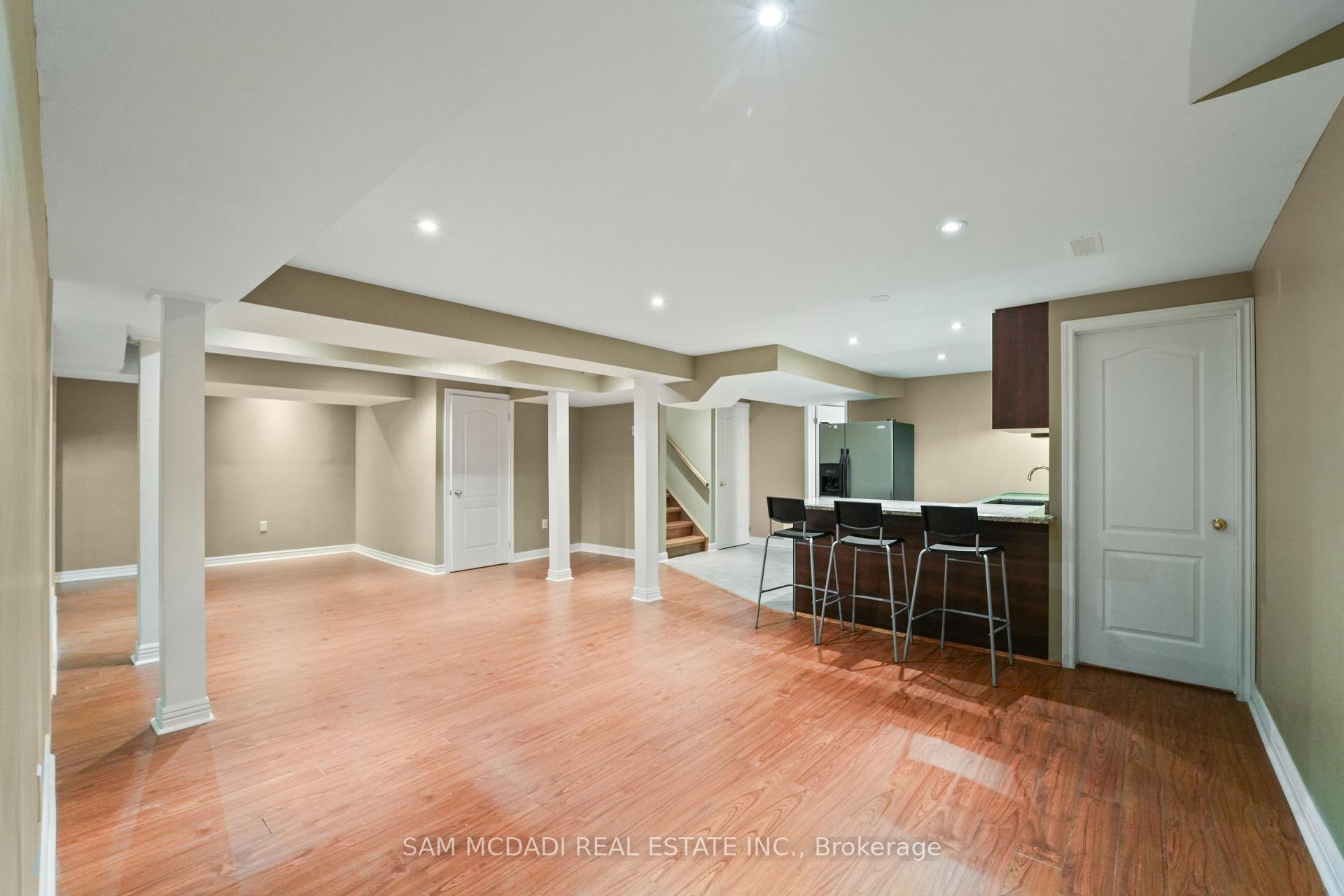 3619 Waterfall Crescent