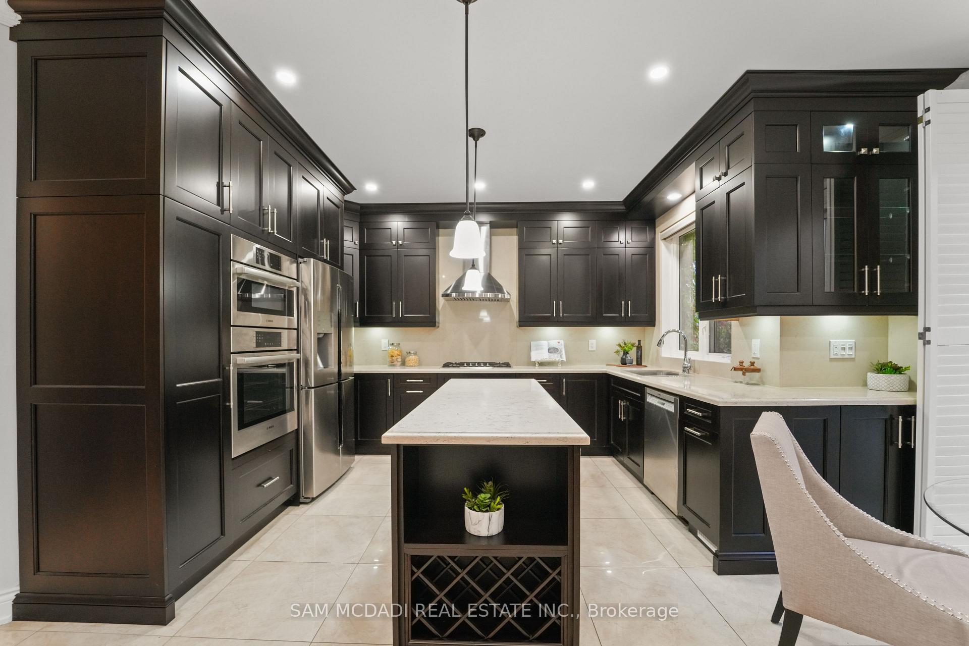 3619 Waterfall Crescent