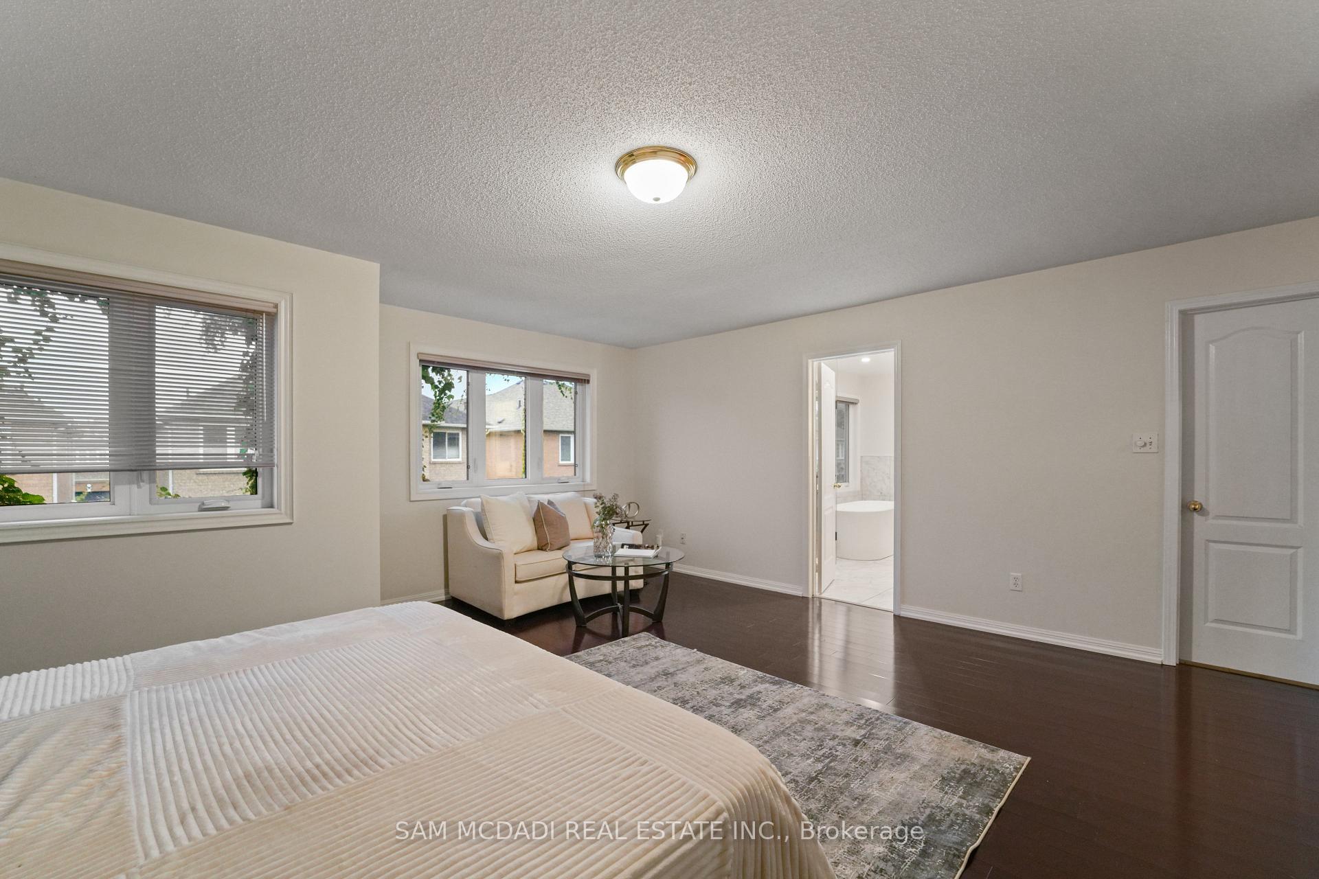 3619 Waterfall Crescent