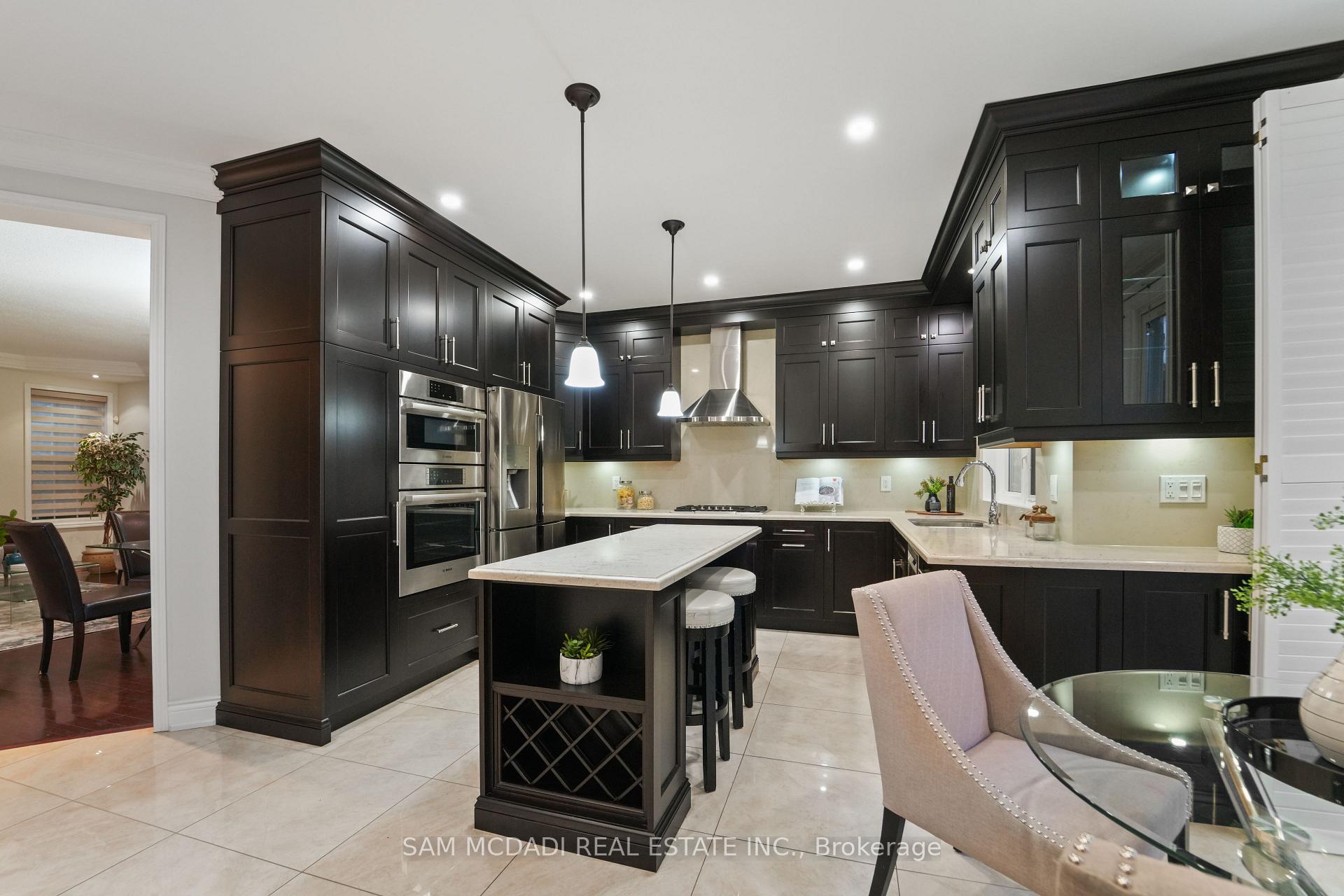 3619 Waterfall Crescent