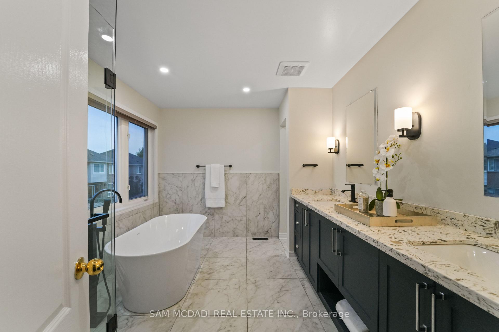 3619 Waterfall Crescent