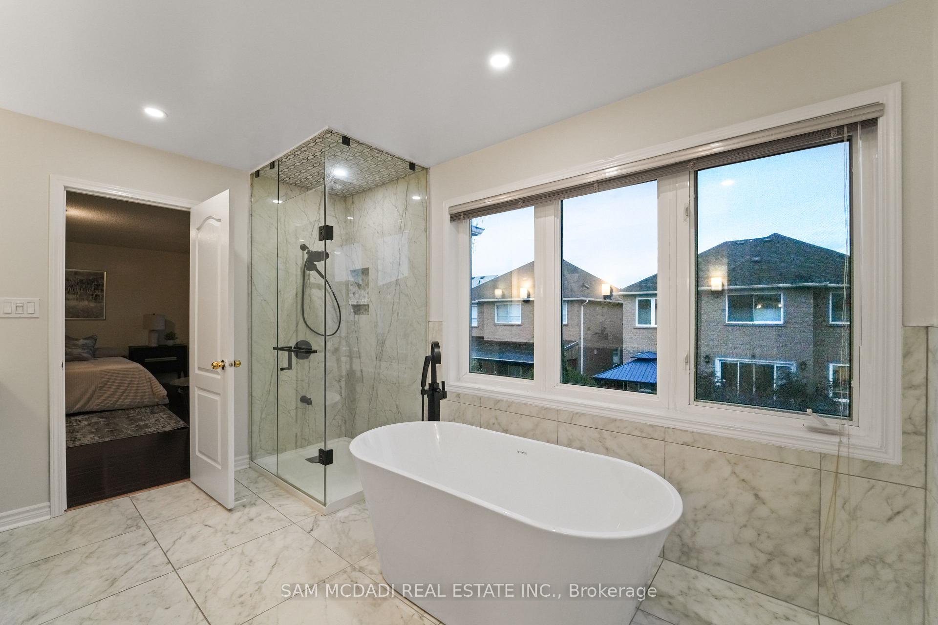 3619 Waterfall Crescent