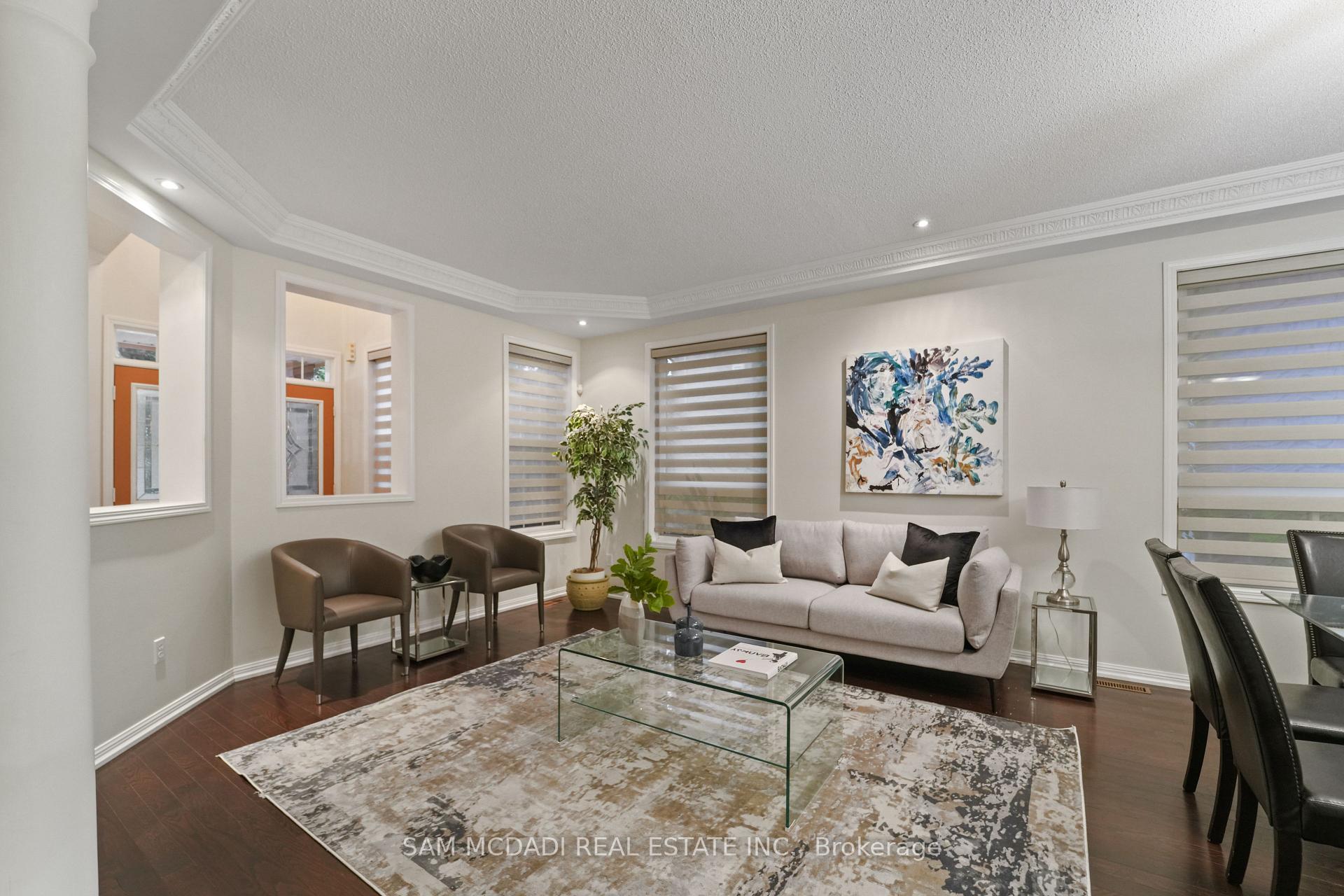 3619 Waterfall Crescent