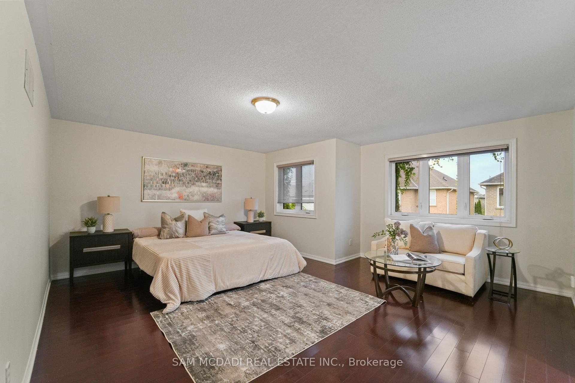 3619 Waterfall Crescent