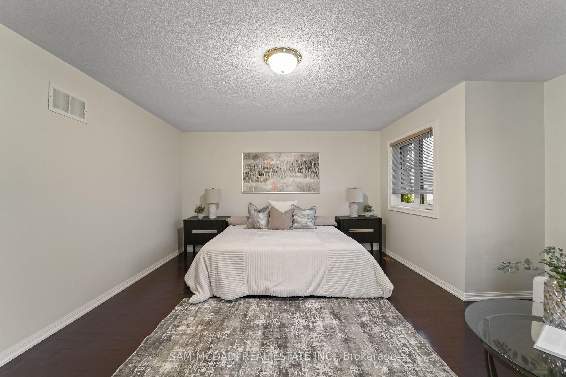 3619 Waterfall Crescent