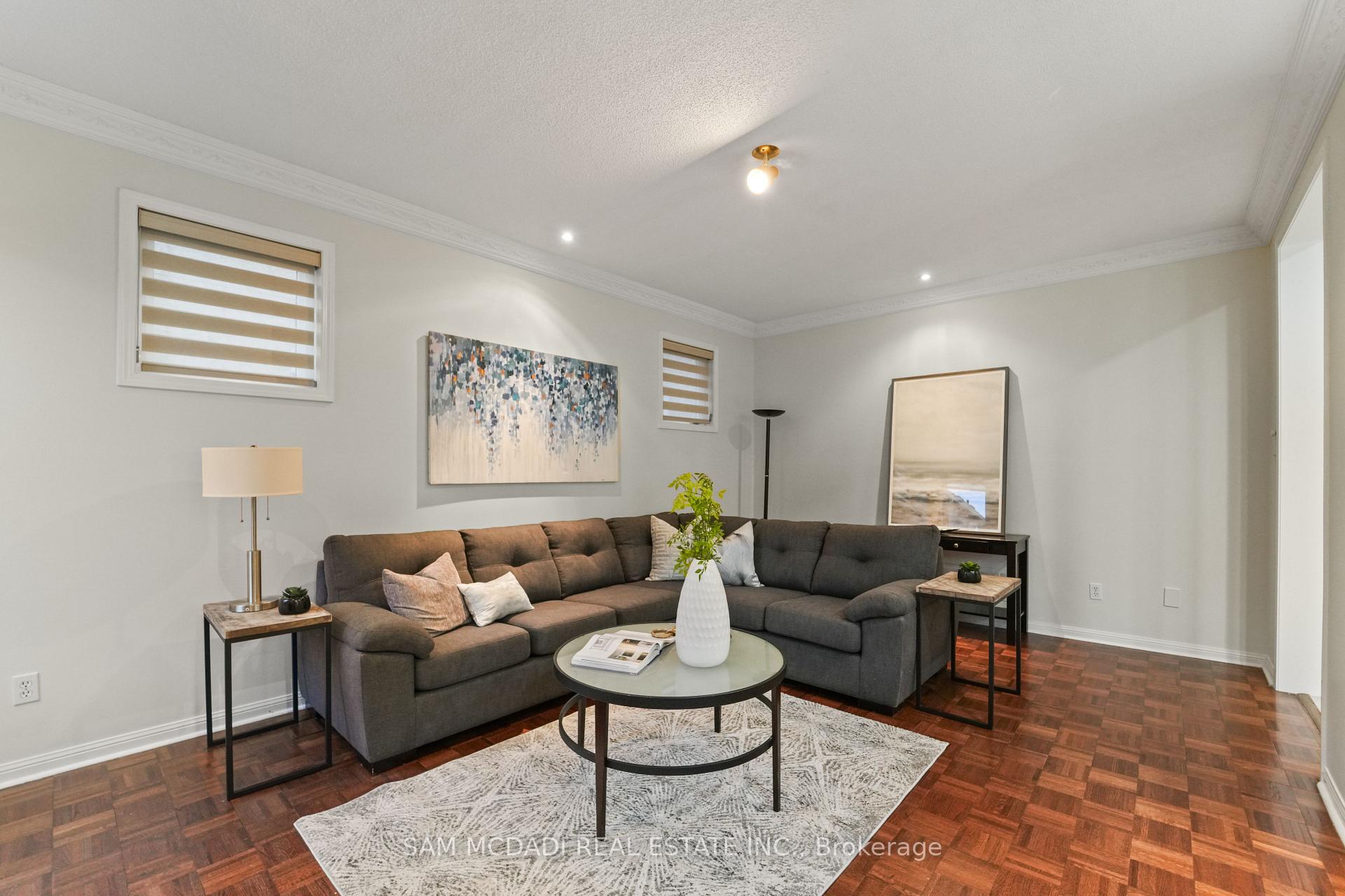 3619 Waterfall Crescent