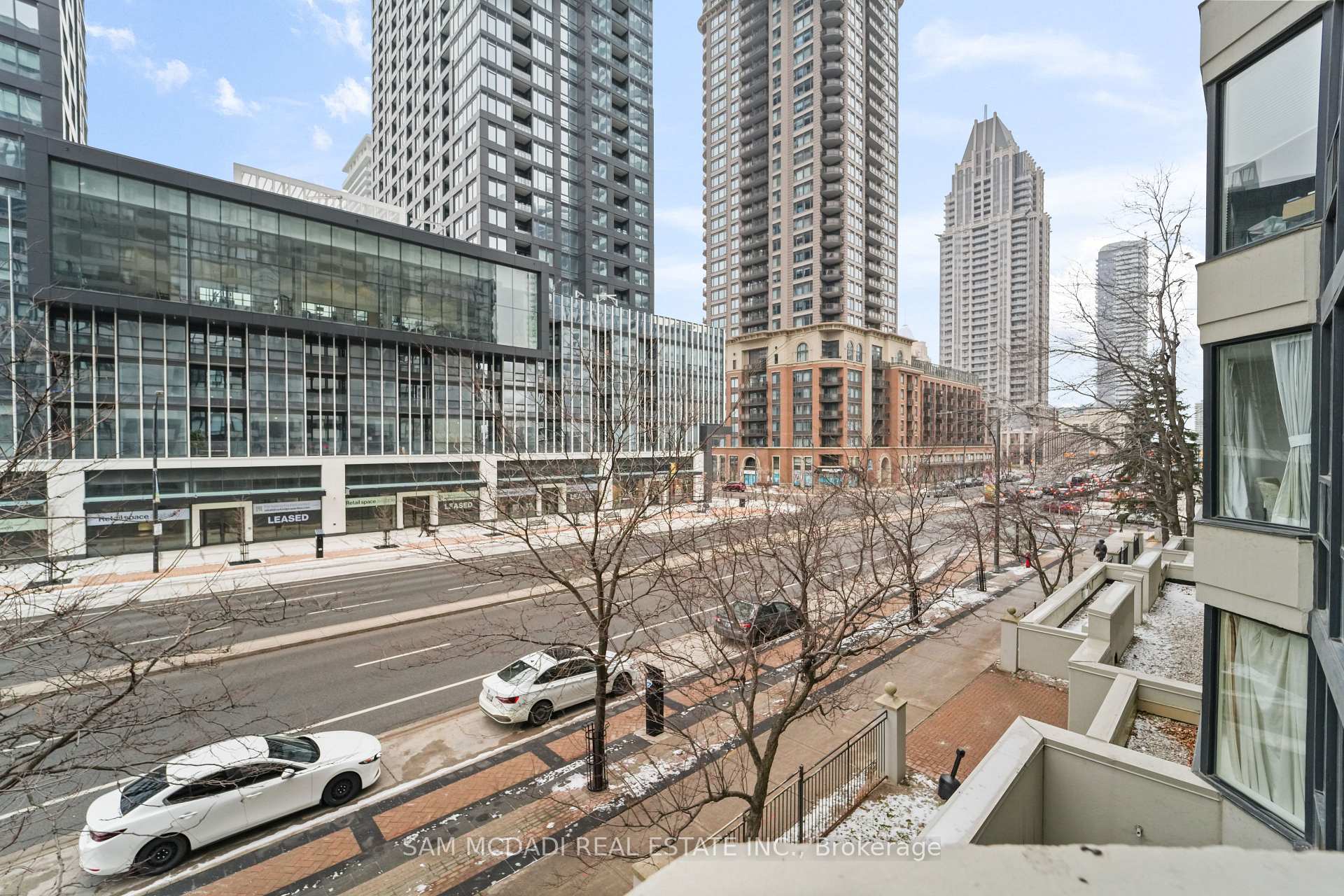 330 Rathburn Road W 305