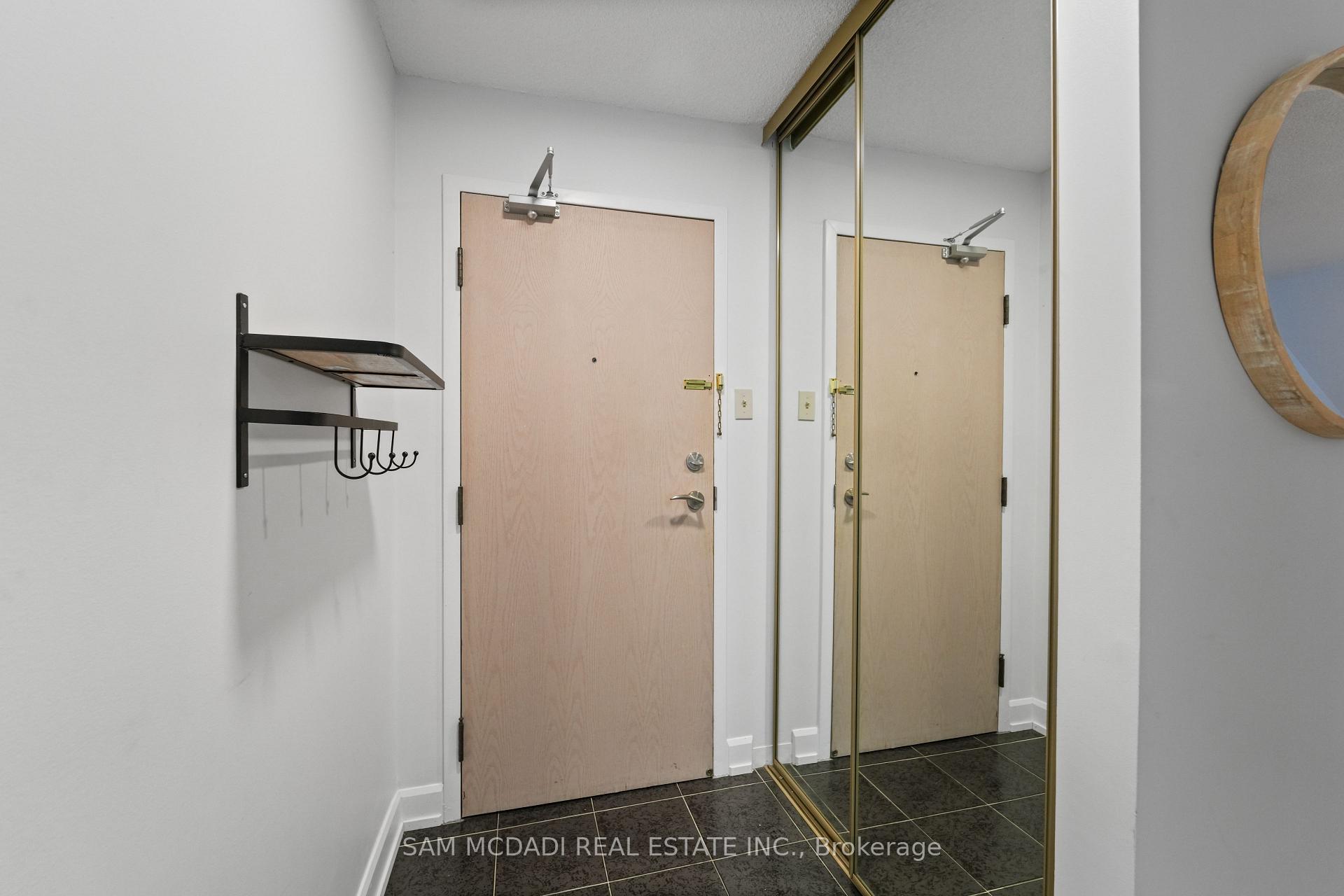 330 Rathburn Road W 305