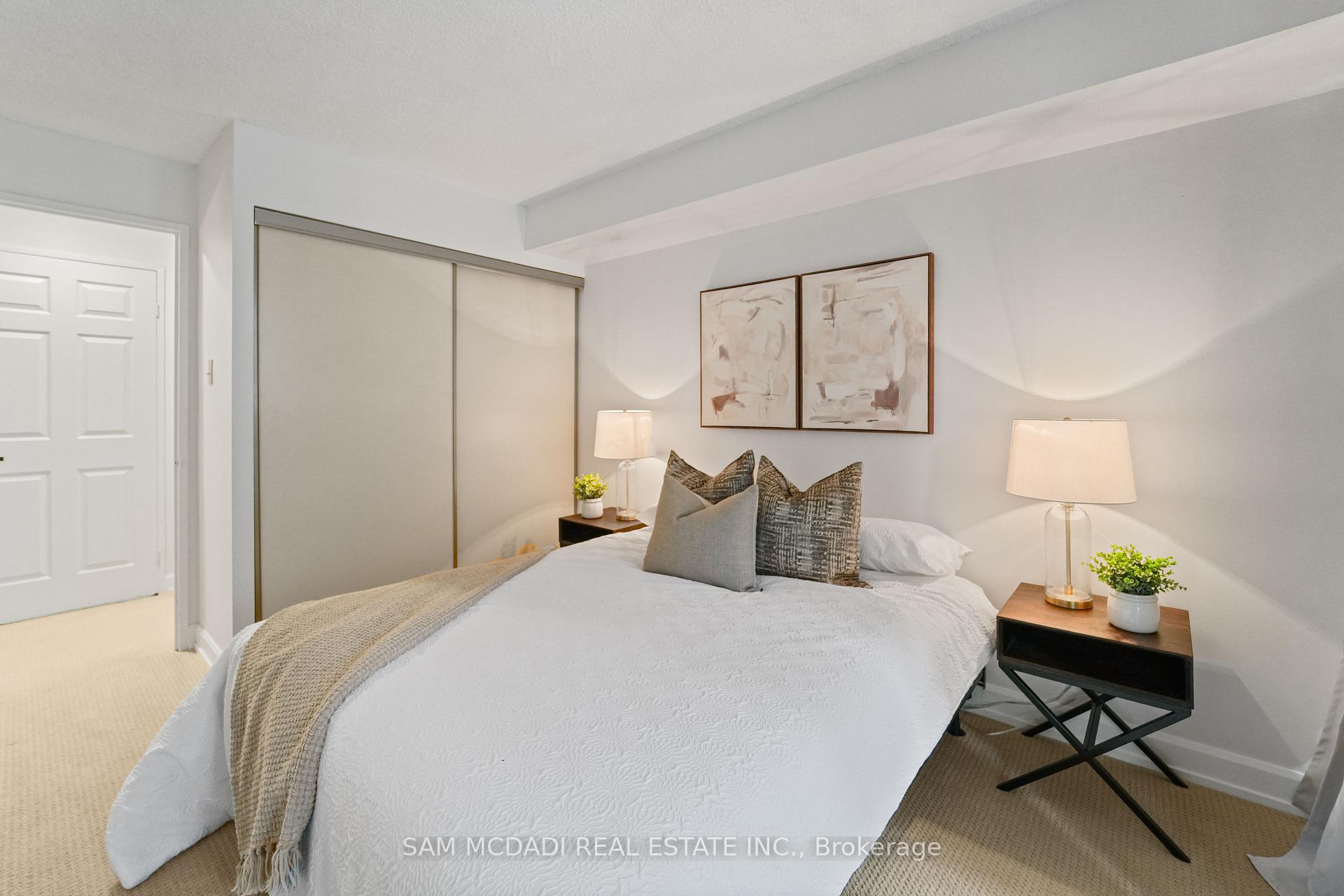 330 Rathburn Road W 305