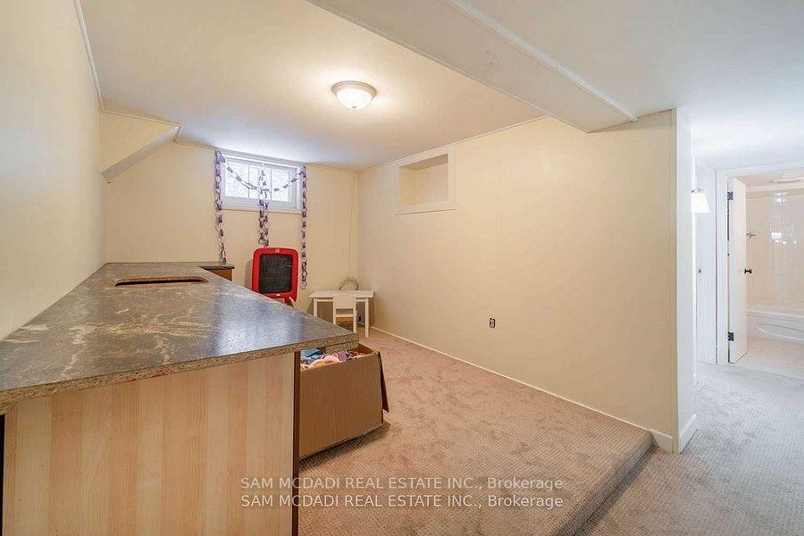 1730 Sunningdale Bend