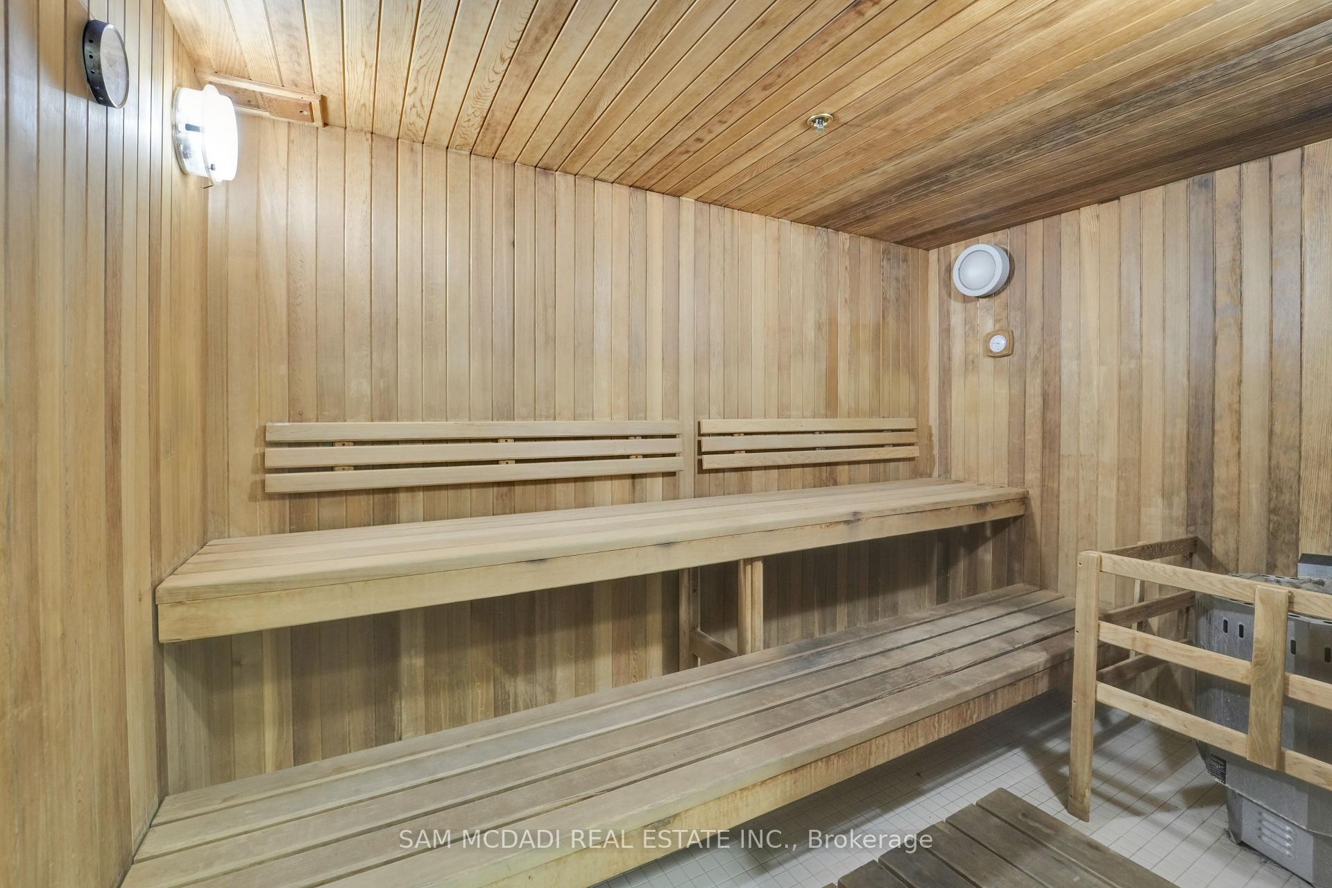 16 Brookers Lane PH1