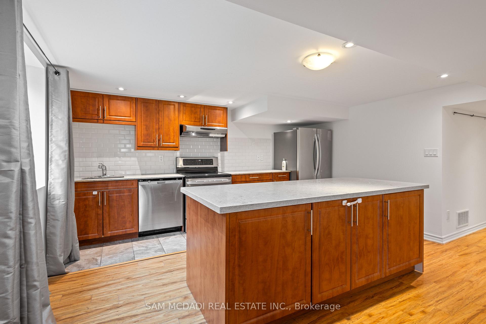 2492 Erin Centre Boulevard