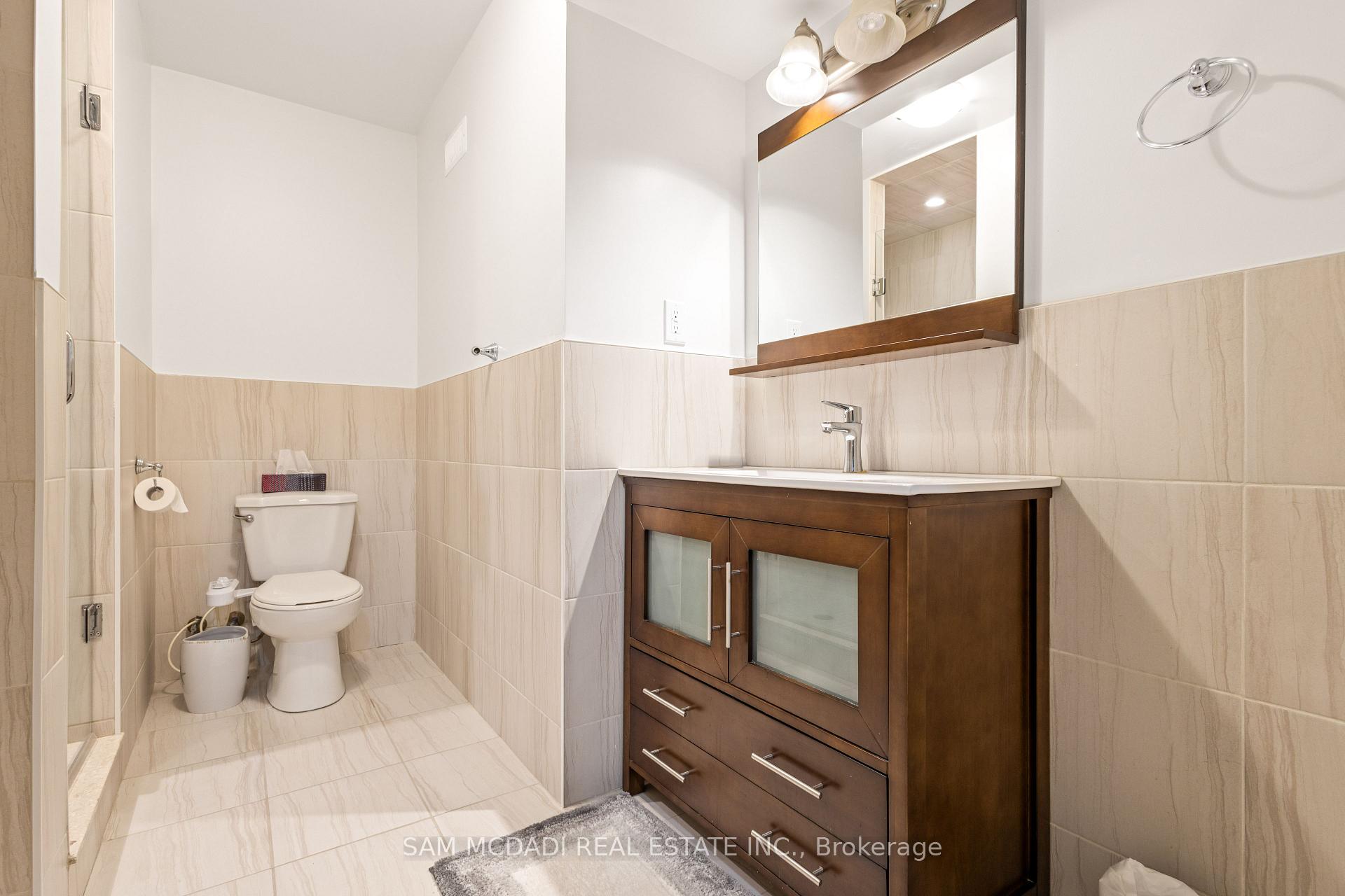 2492 Erin Centre Boulevard